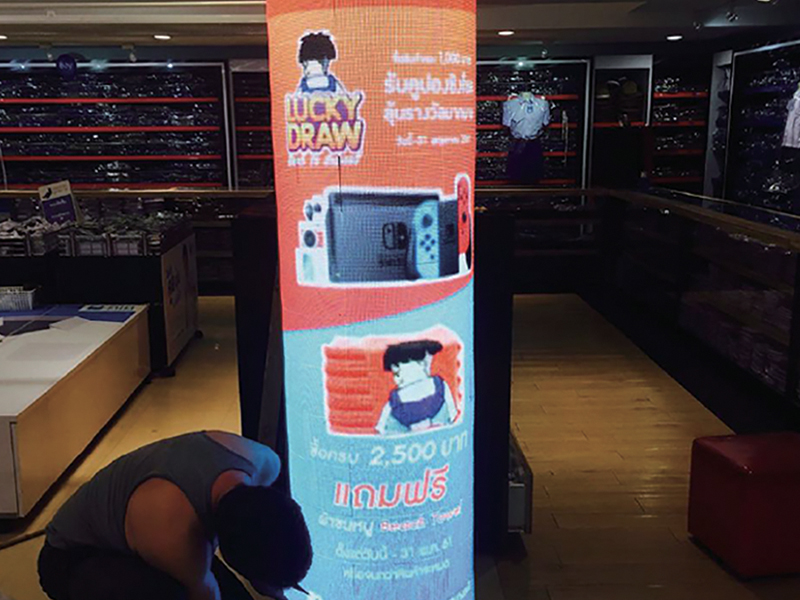UK - P1.8 Cylindrical LED Display for Retail