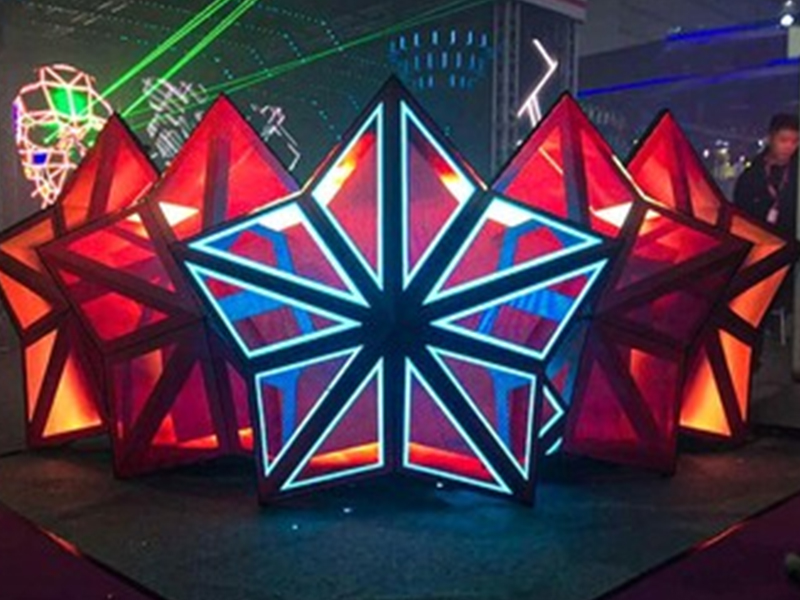 Retail’s Visual Edge: Custom-Shaped LED Screens Redefining Shopping