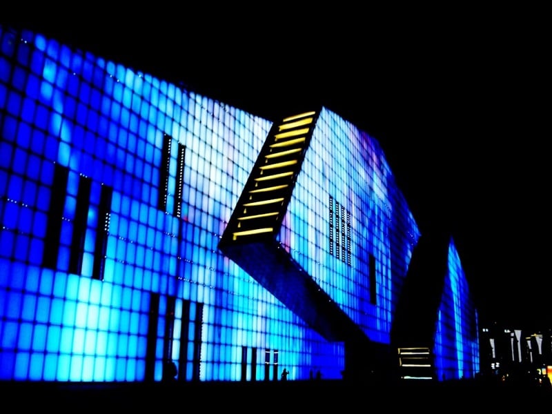 How Is a Mechanical LED Screen Assembled?