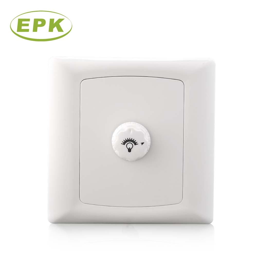 Suis Pelaras Cahaya Putar Siri Alpha 10A (Model 2762) - Berkotak Tunggal, Kadar 40W-630W, Panel PC Putih, Sentuh Tembaga, Mematuhi BS EN 60669 | Pengawal Lampu Dinding Premium untuk Kegunaan Domestik dan Komersial | Pemasangan Skru 86mm x 86mm