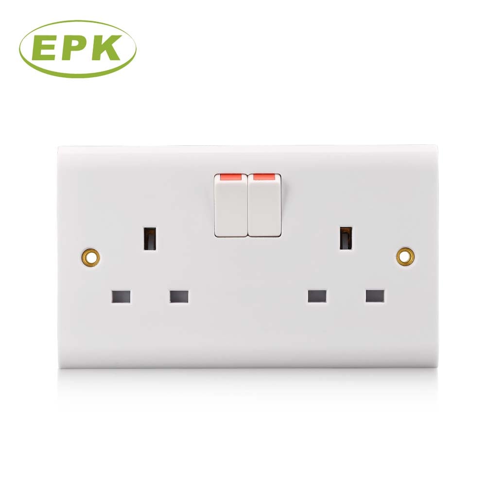 Hoë-Kwaliteit Houtnerfafwerking Dubbele 2-Gang 13A Gepolsde Stopcontact (Model 8913SD) | BS 1363 Standaard Muurmagstopcontact | Bakelietpaneel | 220-250V AC vir VK & Oorsese Markte