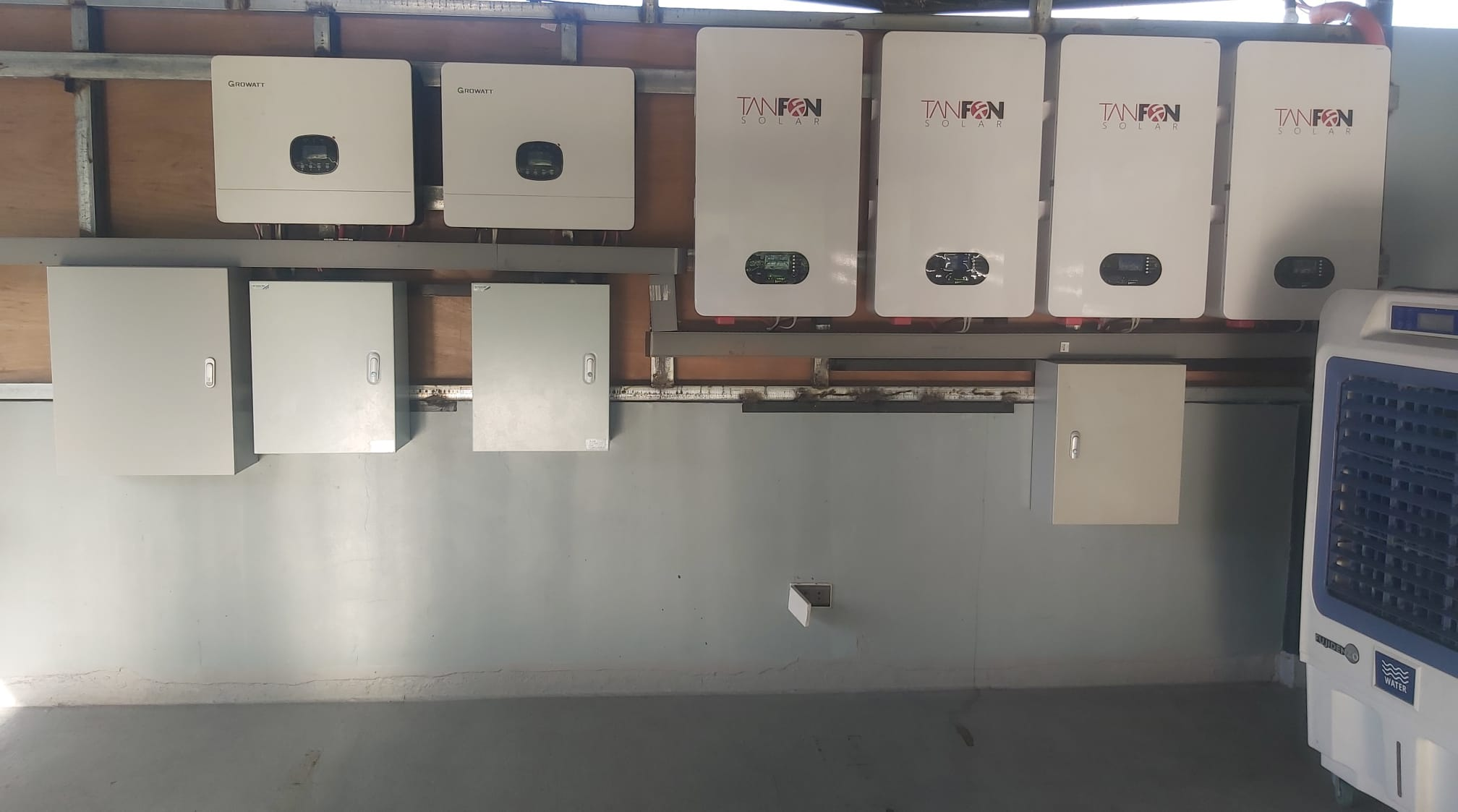 batería solar industrial de 36 kW/72 kWh para instalación logística en Filipinas