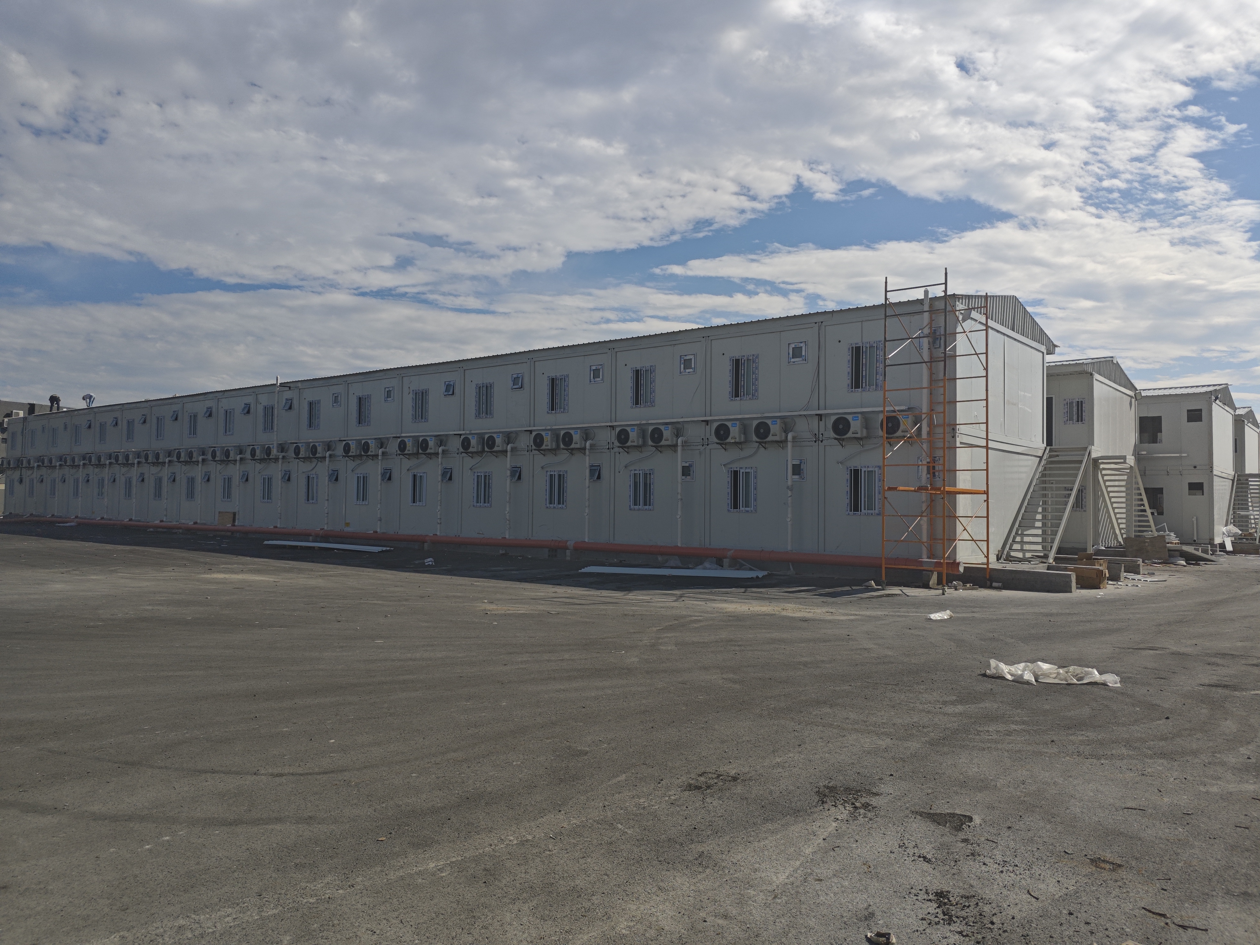 What Features Make Mining Camp Housing Ideal for Long-Term Stays?