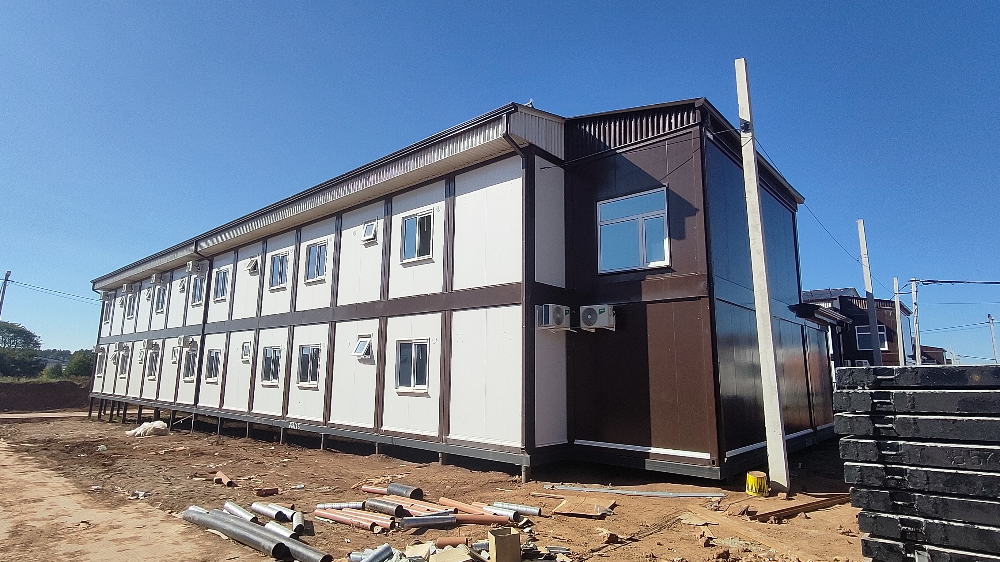 How Temporary Housing Enhances Worker Productivity on Construction Sites
