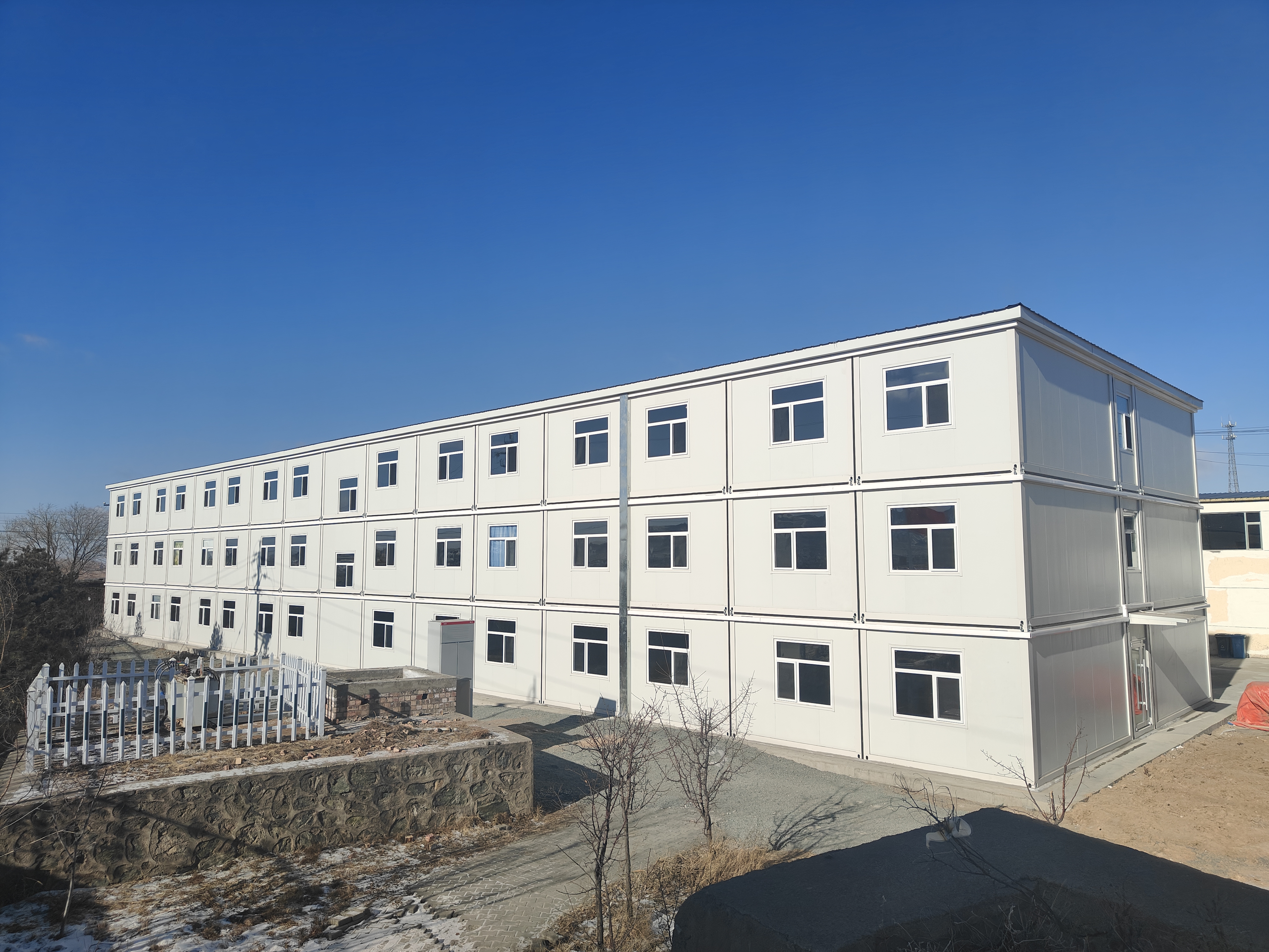Where to Source Durable Labour Quarters That Meet Industry Standards