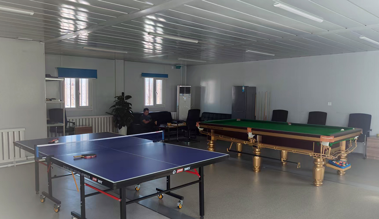 Prefabricated leisure room