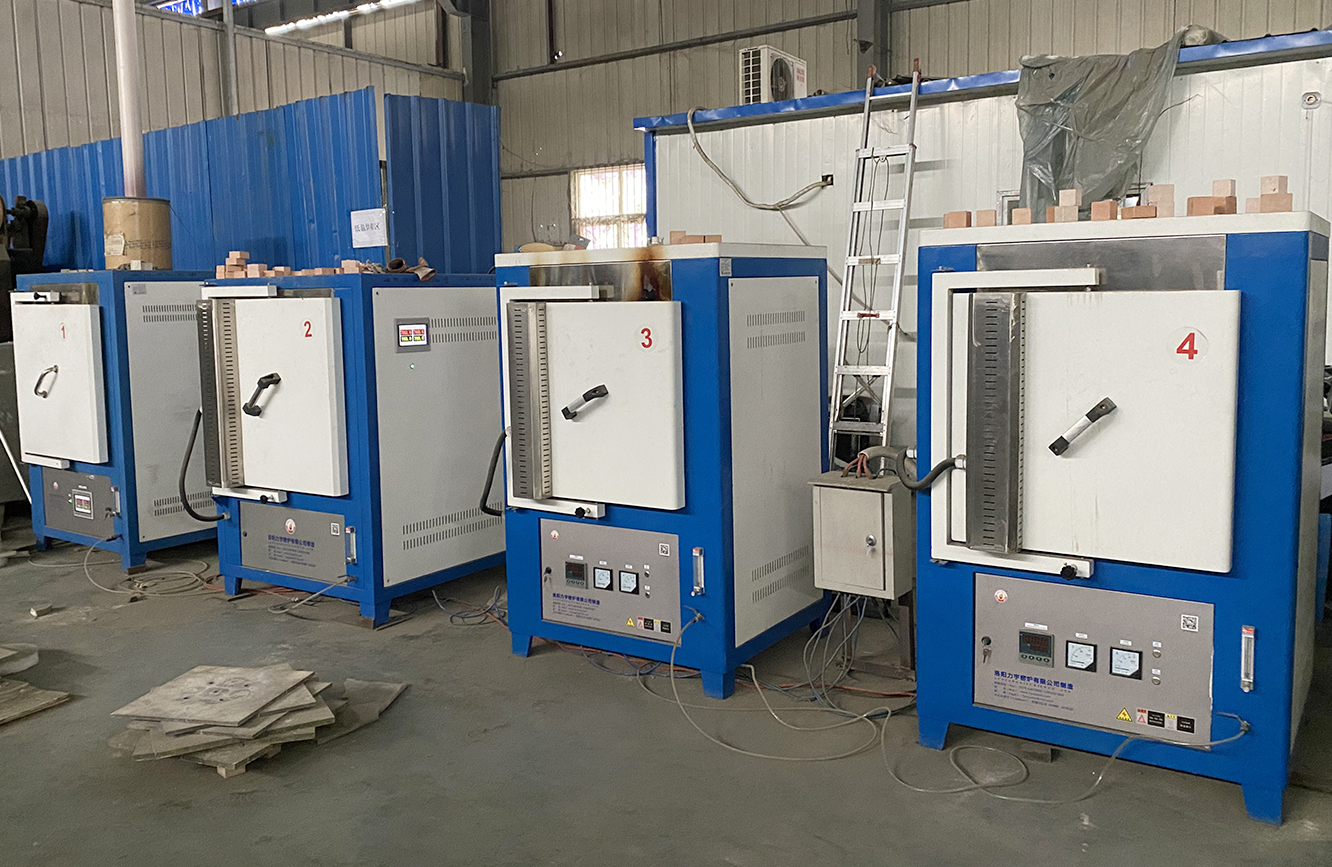 4 units of Furnace Machine