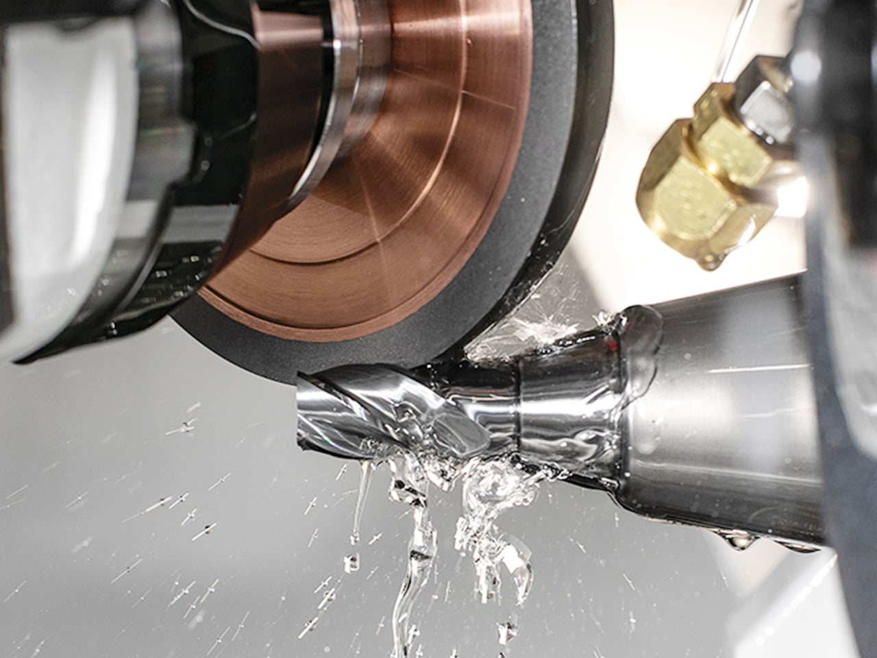 Why Hybrid Bond Grinding Wheels Are Replacing Conventional Wheels in Modern Metalworking