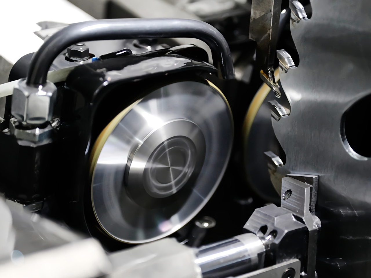 How to improve the efficiency of tooth grinding in the production process of cemented carbide?