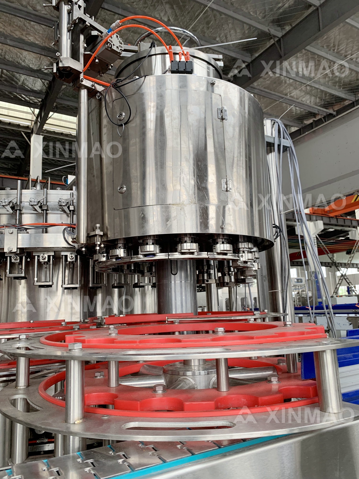 Максимизирајте продуктивност и квалитет помоћу машина за пуњење газираних пића