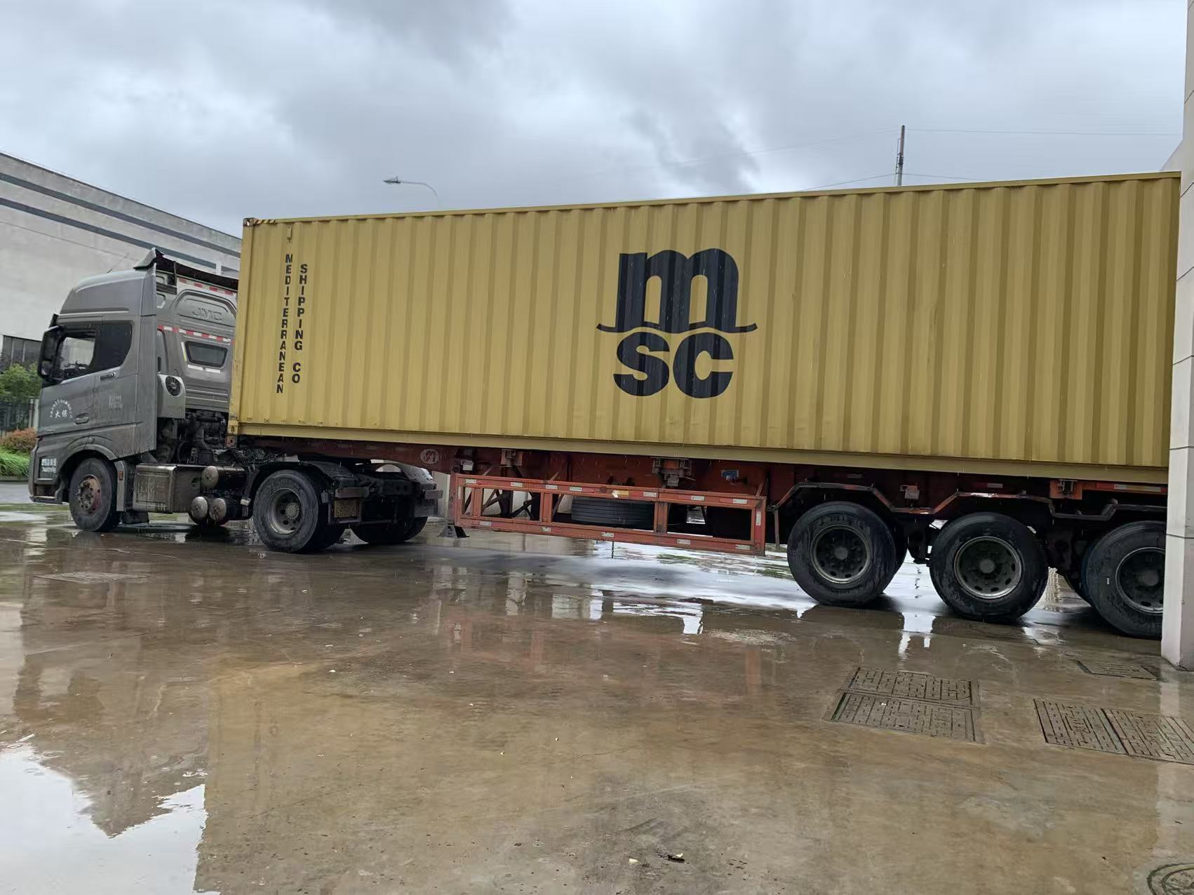 Carga Total de Equipamentos da Zhangjiagang Xinmao Parte Rumo a Moçambique, Aprofundando a Cooperação Sino-Africana na Indústria de Máquinas para Bebidas
