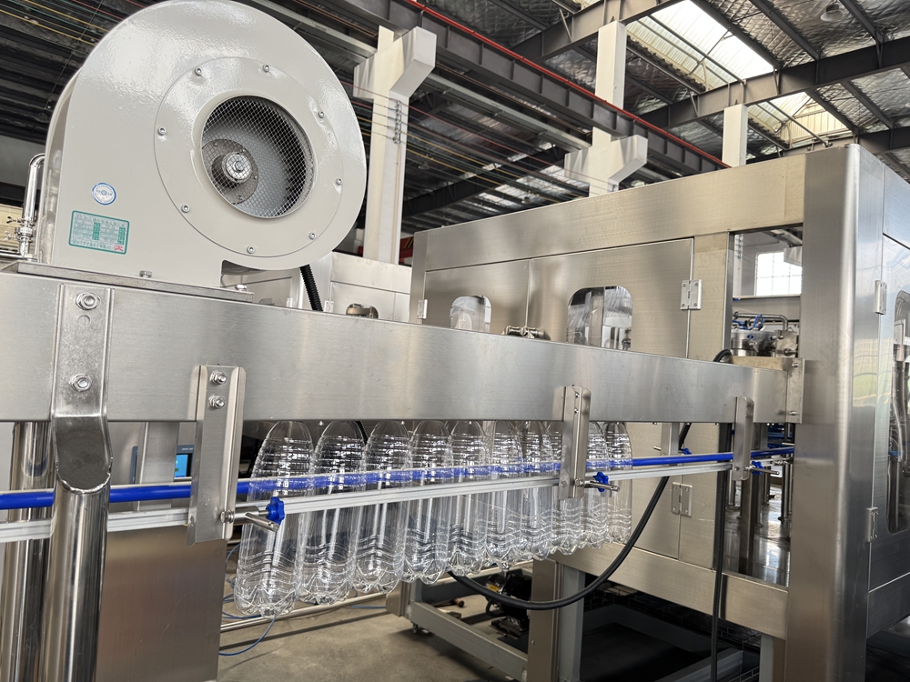 cSD və qazlı su üçün 6000BPH izobarik doldurma maşını