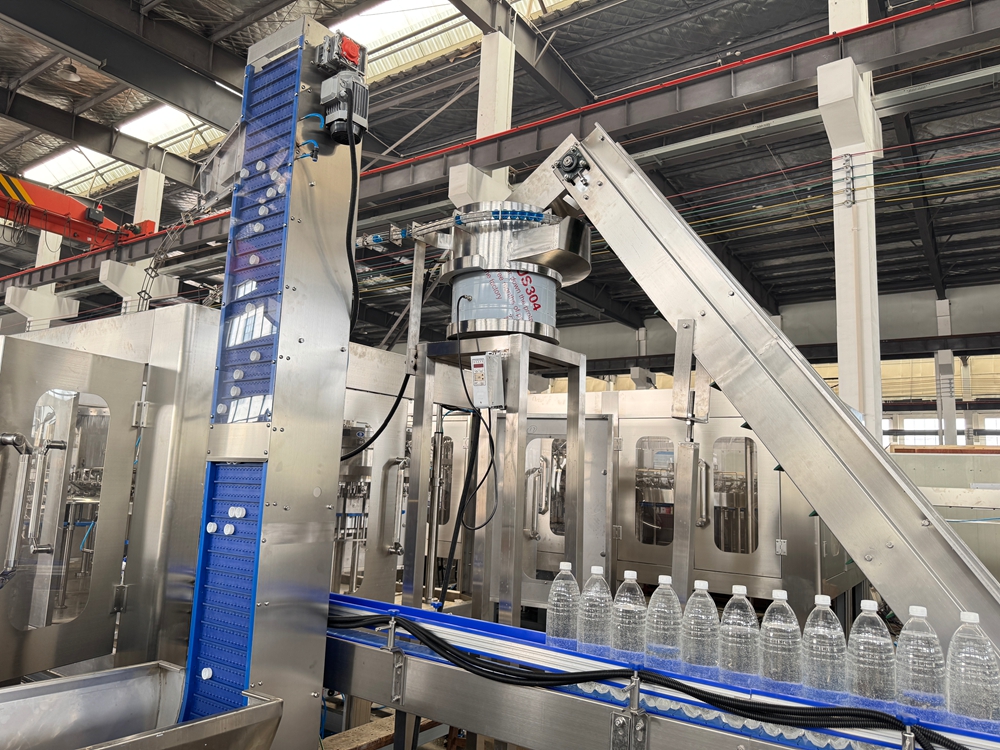 cSD və qazlı su üçün 6000BPH izobarik doldurma maşını
