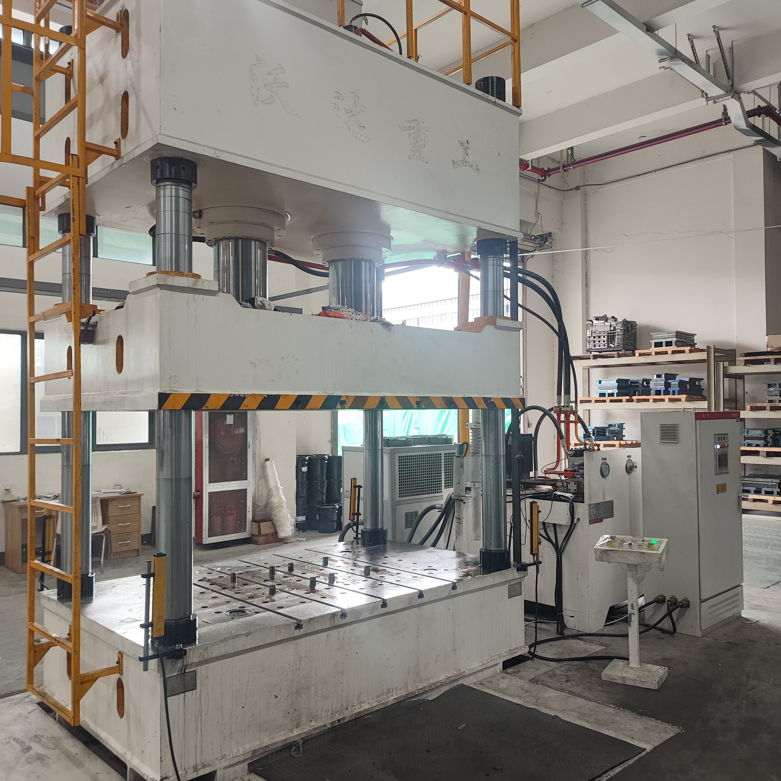 Invest in Hydraulic Drawing Press for Accurate and Consistent Results