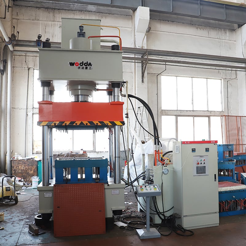 Streamlining the Fiberglass Manufacturing Process with Press Machines