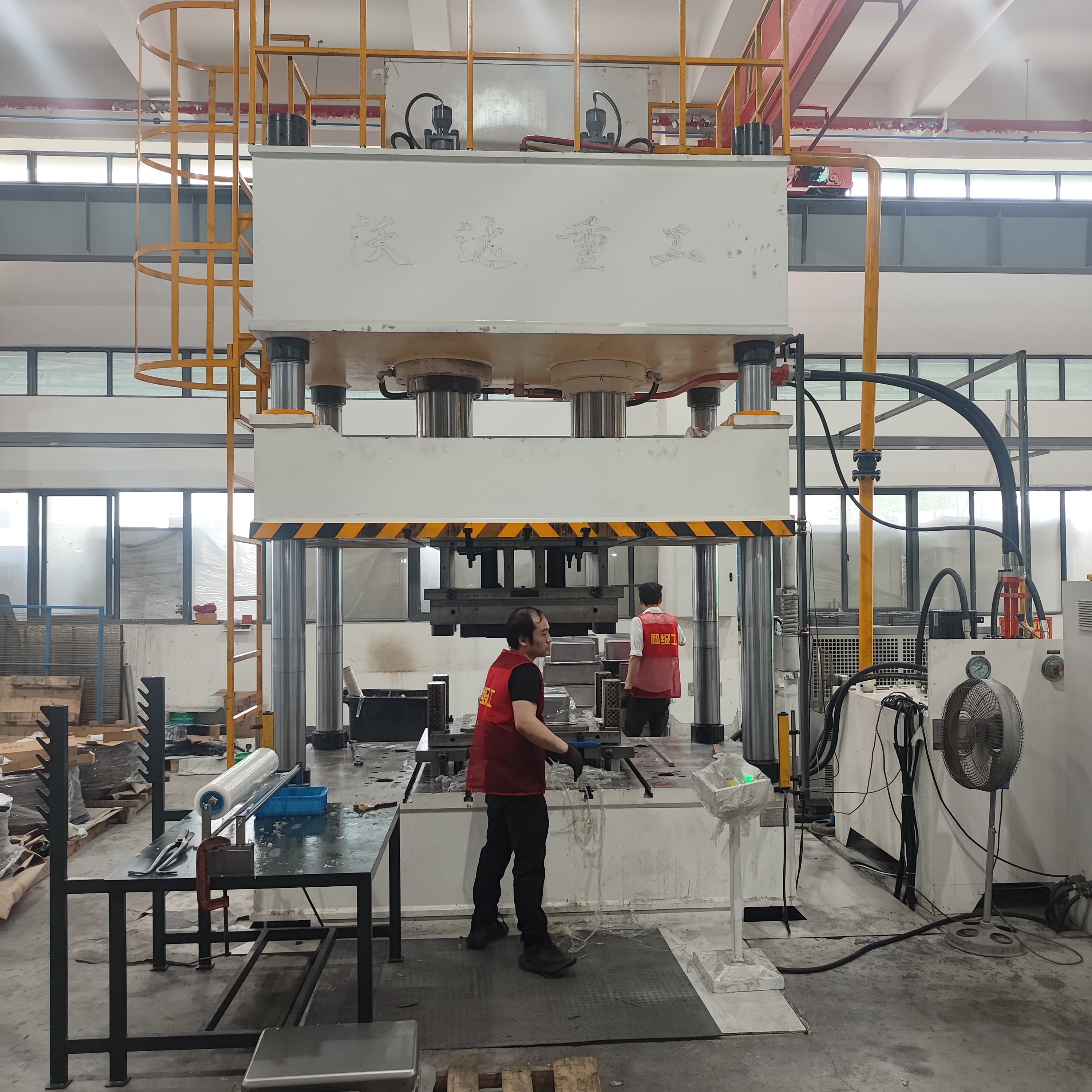 Maximize Your Production Capacity with Hydraulic Drawing Press