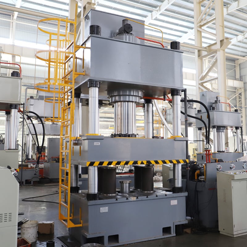 The hydraulic press 500 tons