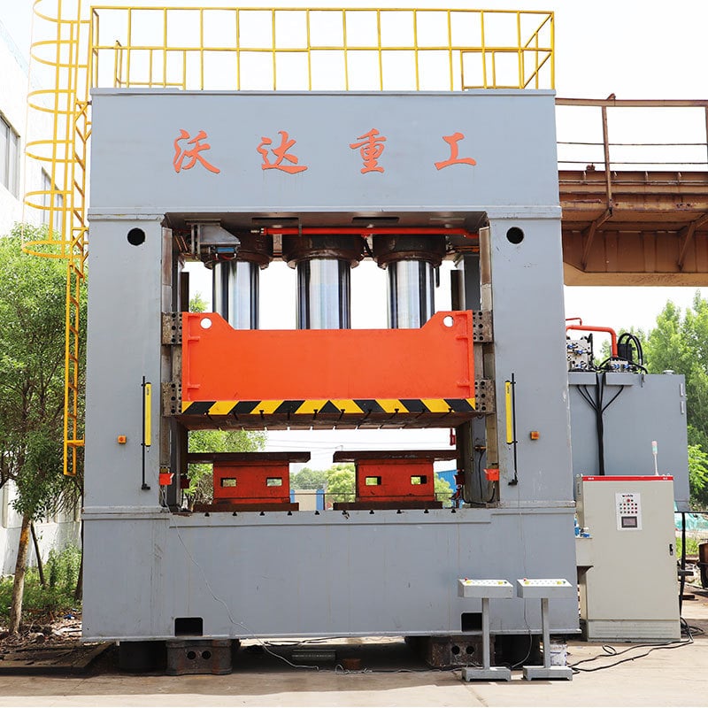 Seeing the Power of a 2500 Ton Hydraulic Press in Action