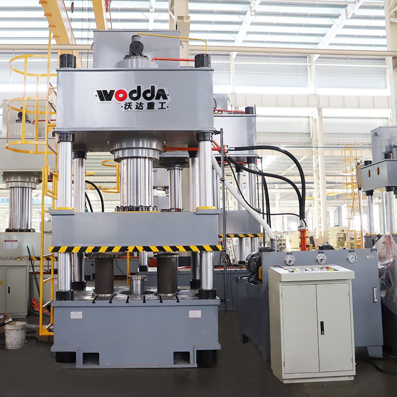 The hydraulic press 500 tons