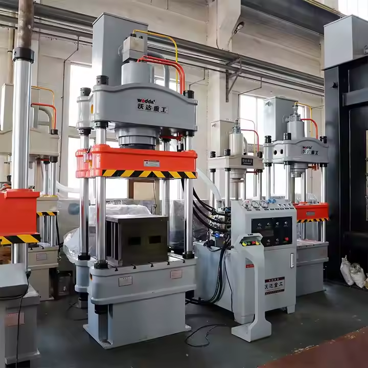 The functionality of a four post hydraulic press