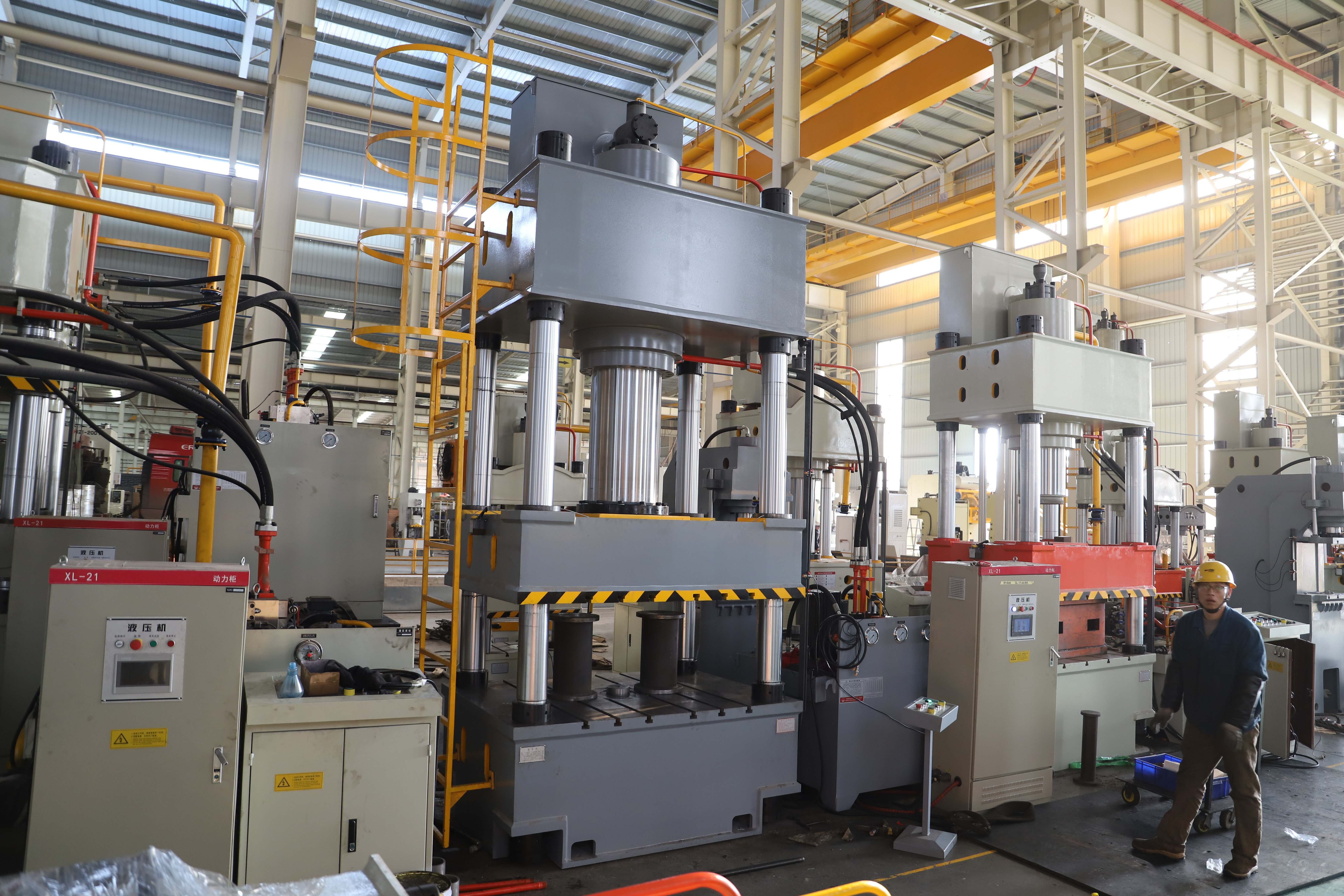Maximize output with hydraulic steel water tank stamping machine