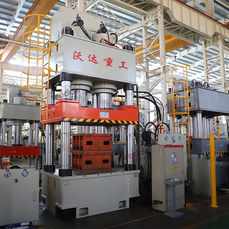 Unleash the potential of your production line with a hydraulic servo press.
