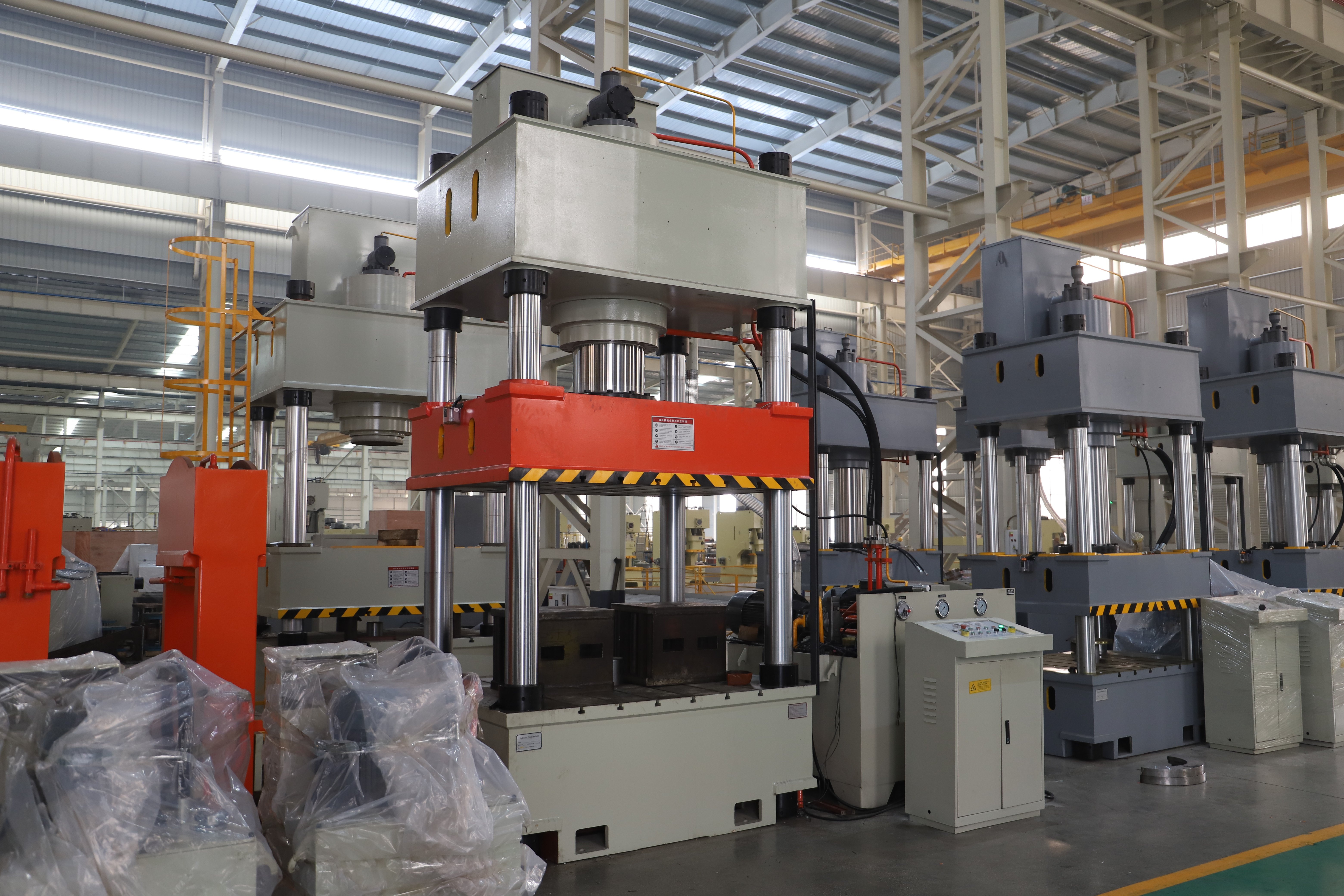 The role of hydraulic presses in water tank production