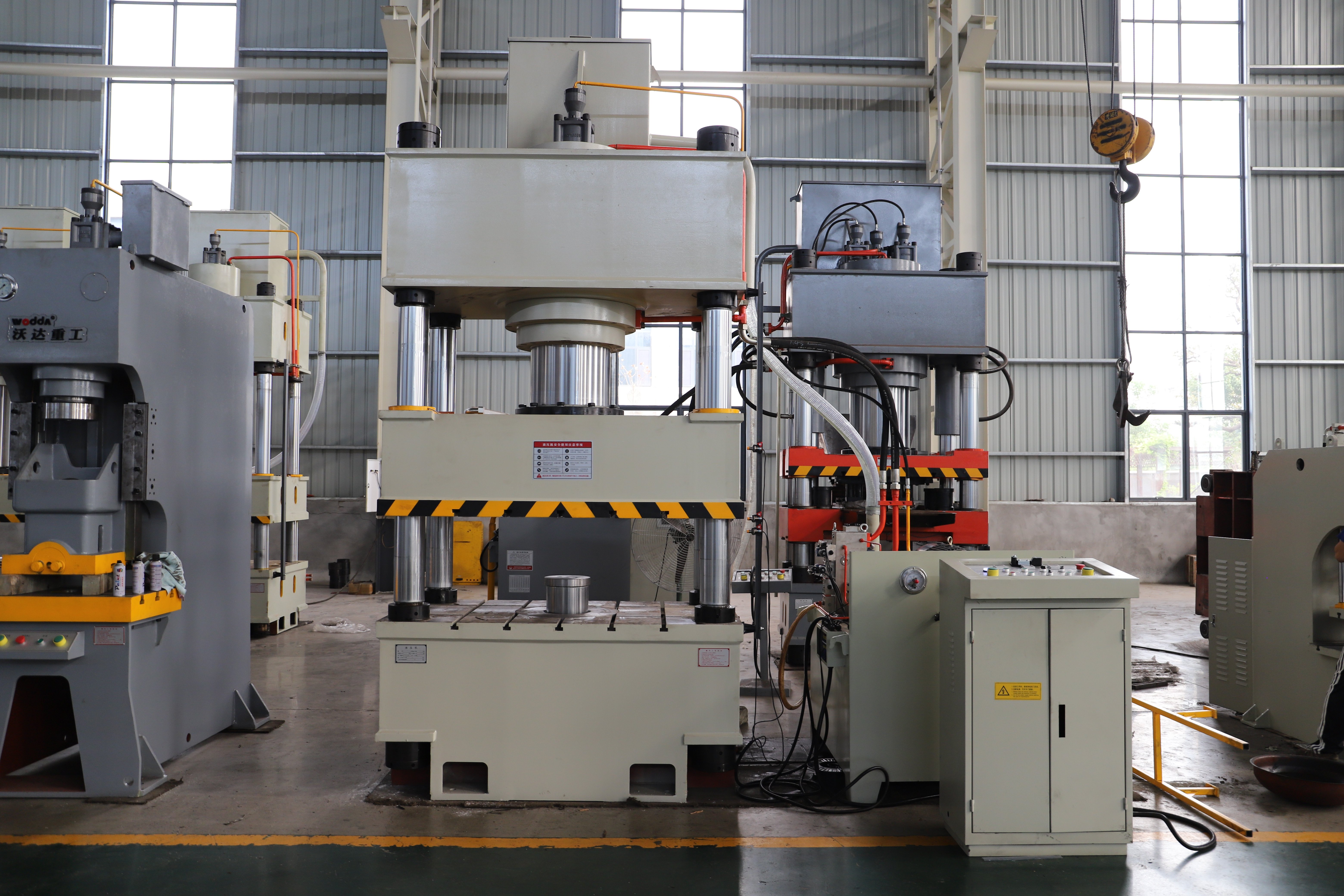 Discovering the Versatile Uses of Water Tank Hydraulic Press