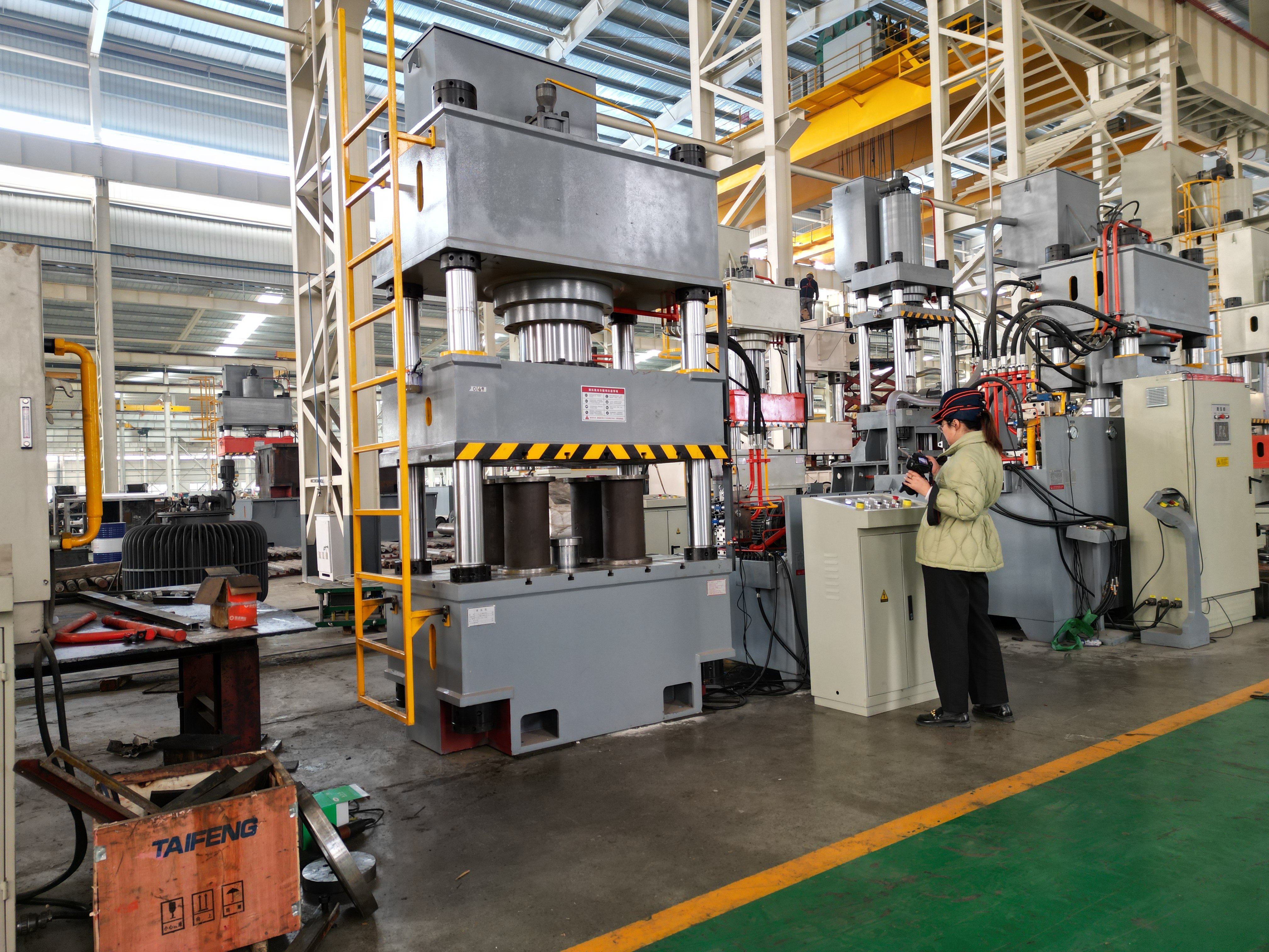A Closer Look at the Water Tank Making Machine
