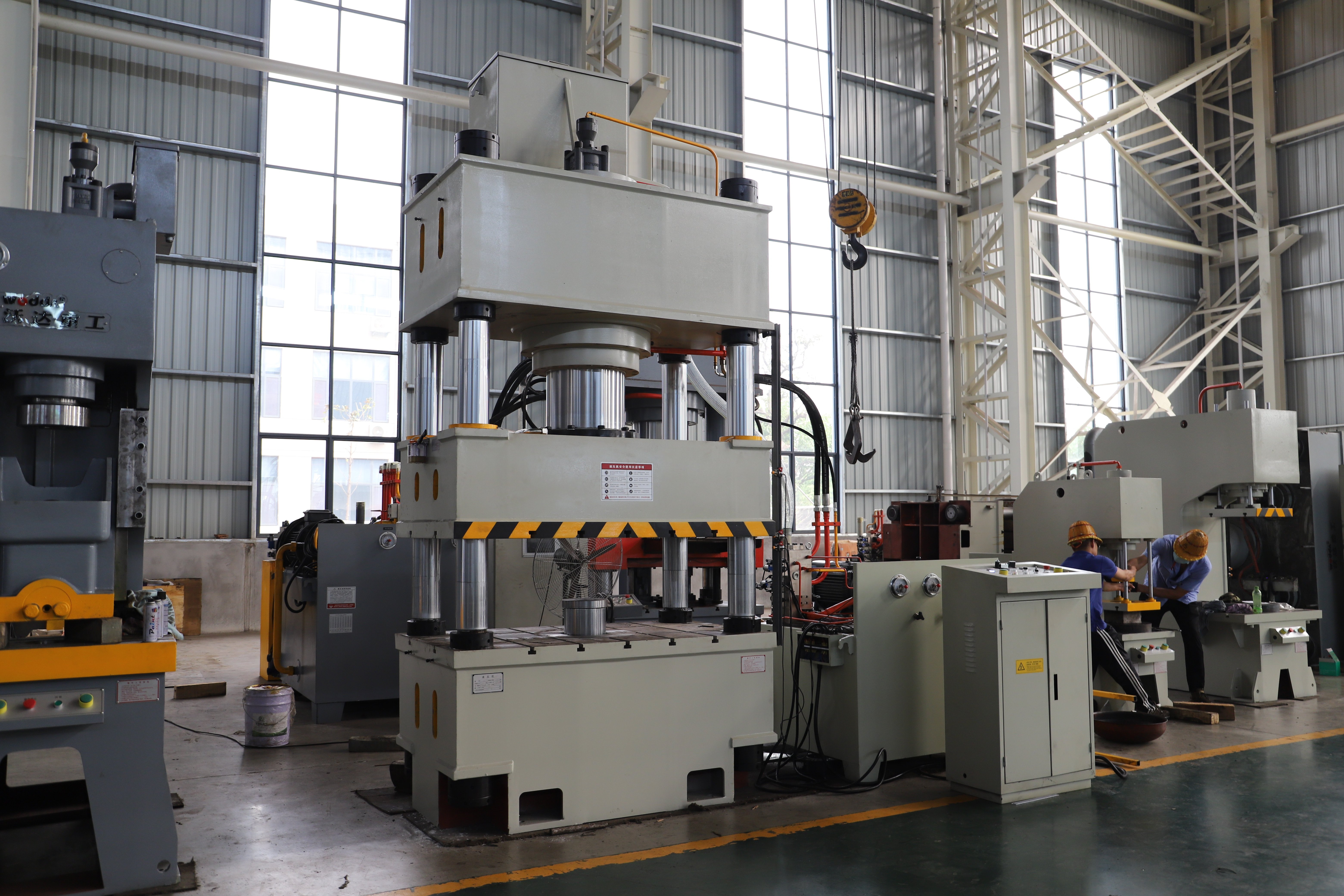 The Benefits of Using a Water Tank Hydraulic Press