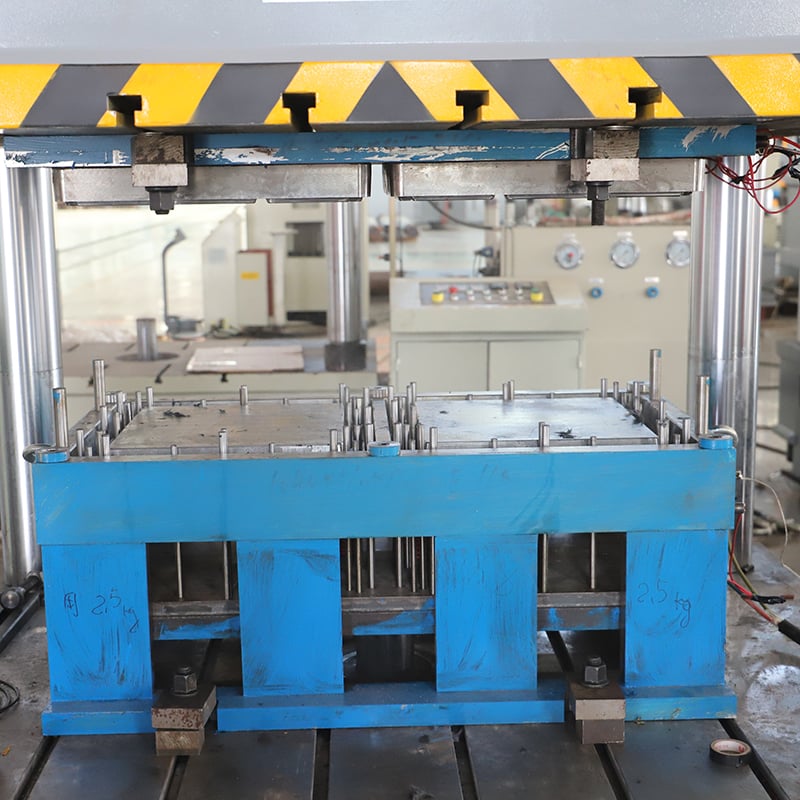 Say Goodbye to Inconsistent Results with Our High-Quality SMC Molding Press