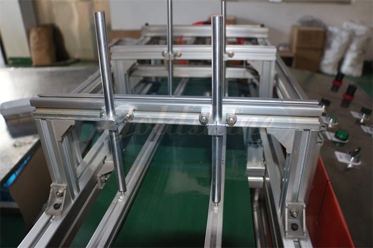 Maschine zur Herstellung von Einweg-Aluminiumfolien-Lebensmittelbehältern