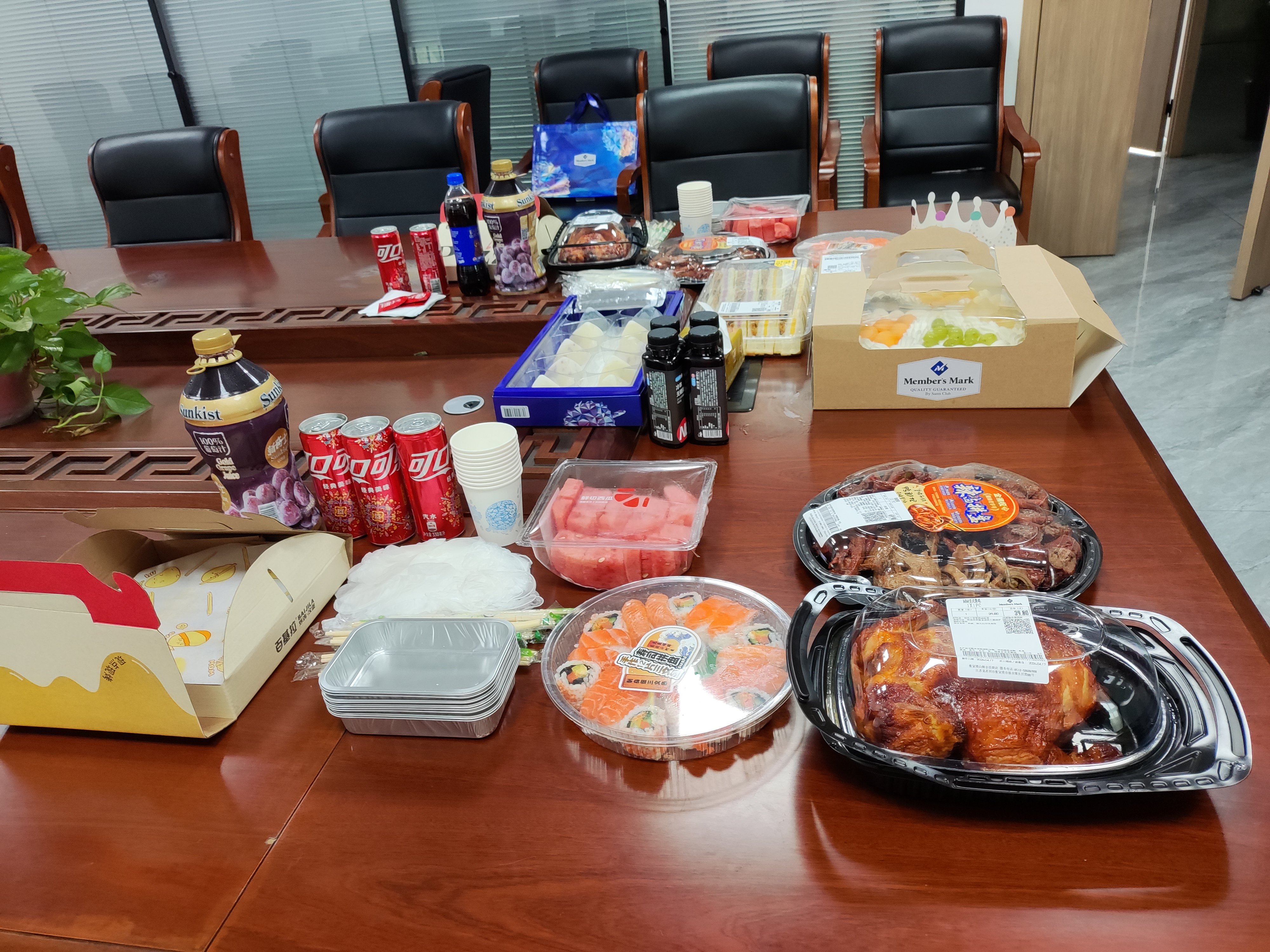 Rückblick auf das Mitarbeiter-Geburtstagsbuffet von Goldshine