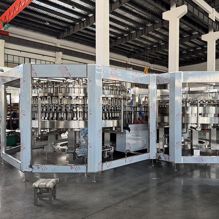 Efficient Carbonated Filling Machine with Precise Volume Control