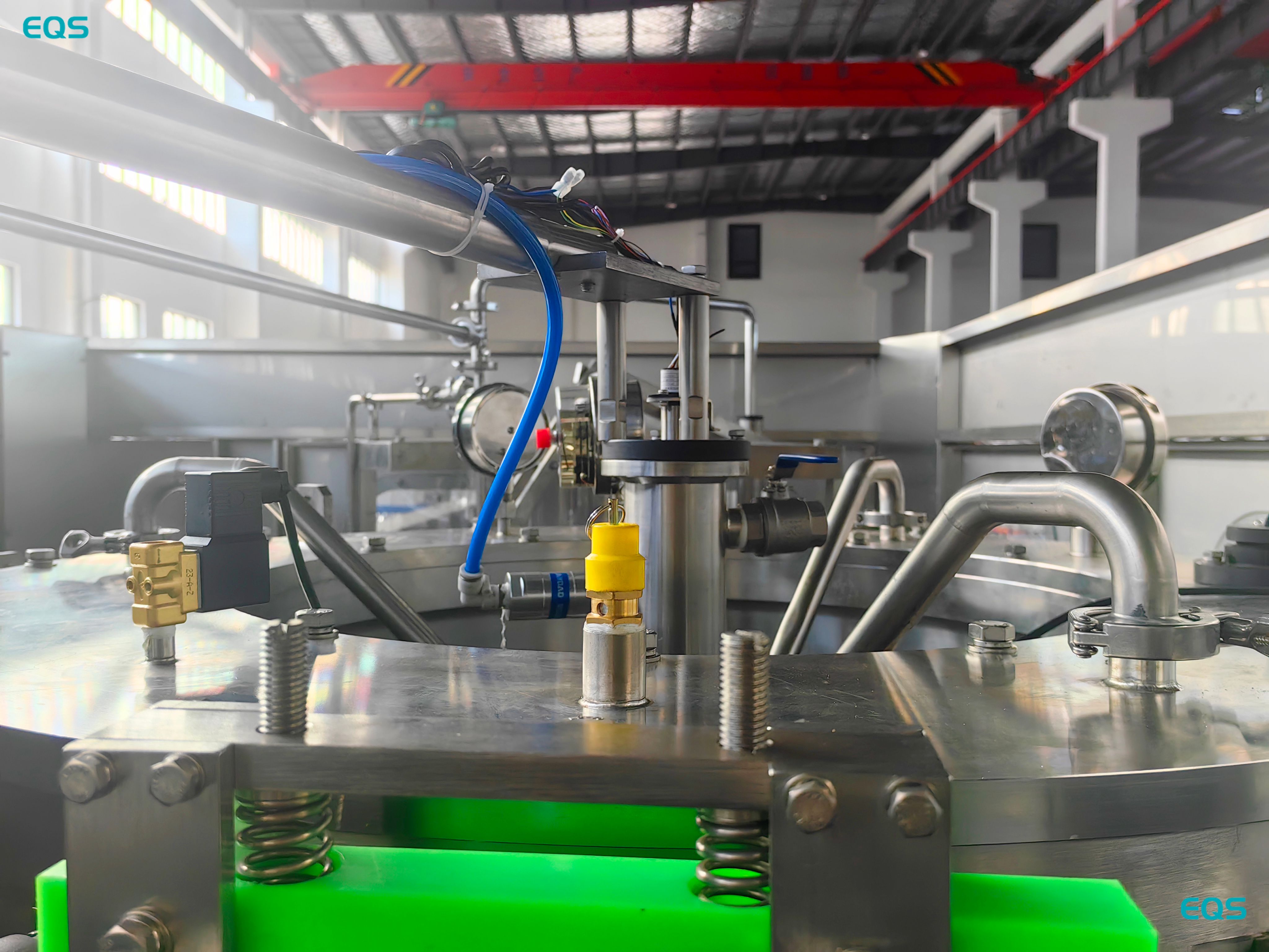 6000 BPH Hot Melt Glue Labeling Machine.jpg