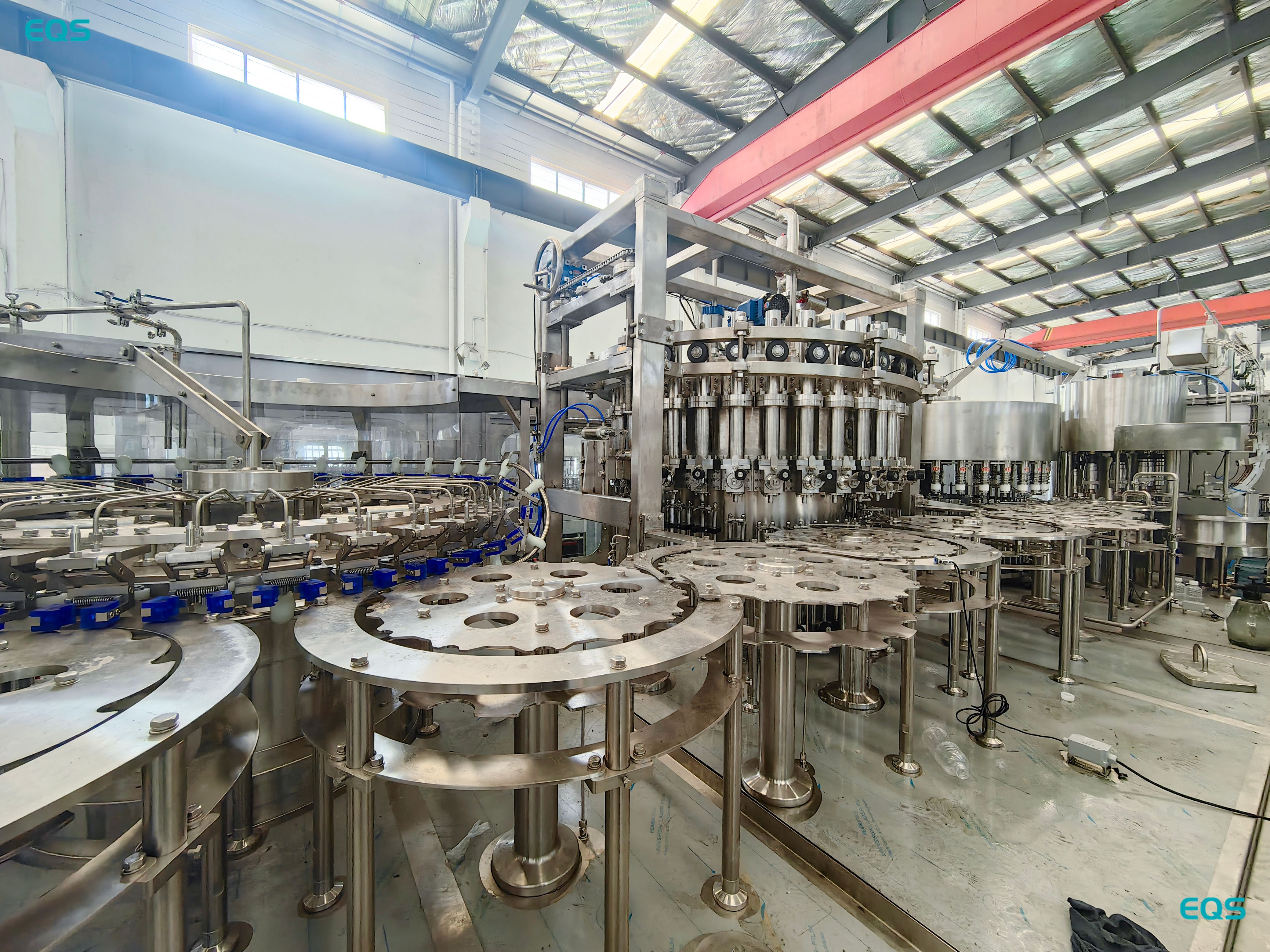 juice filling machine.jpg