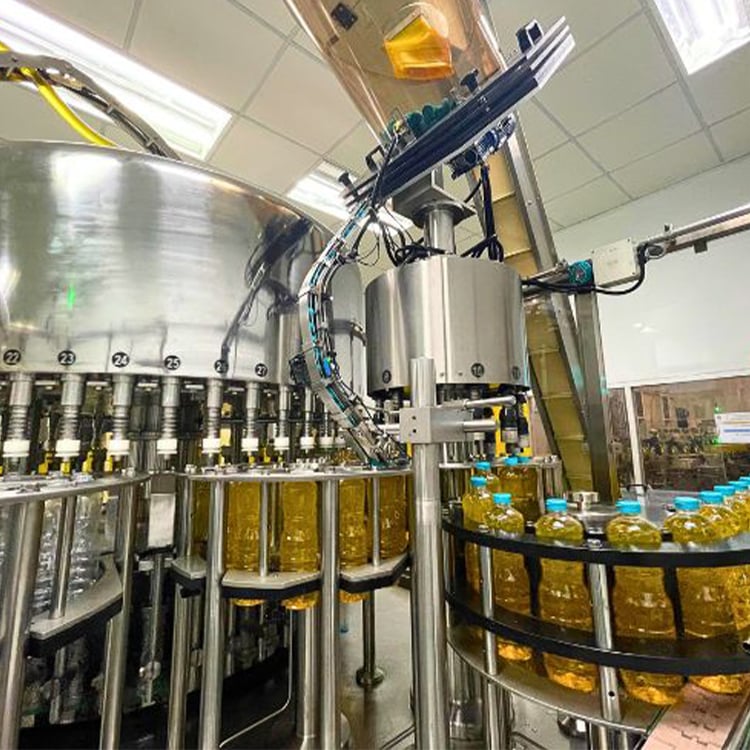 Automatic Oil Filling Machine Ensuring Accurate Volume and Speed