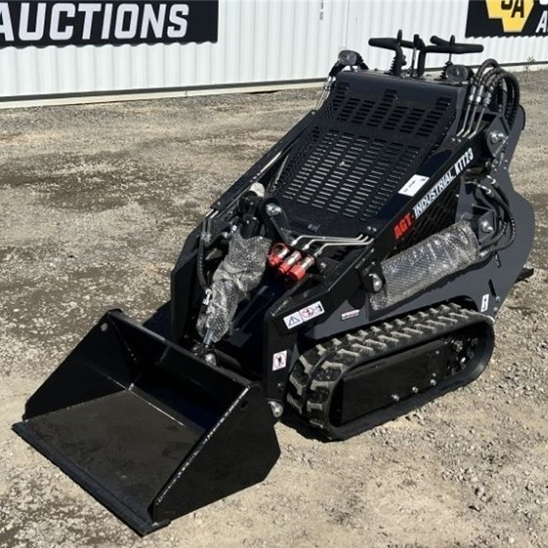 FREE SHIPPING Mini Skid Steer Loader With EPA Engine Crawler Loader Mini 800kg 900kg