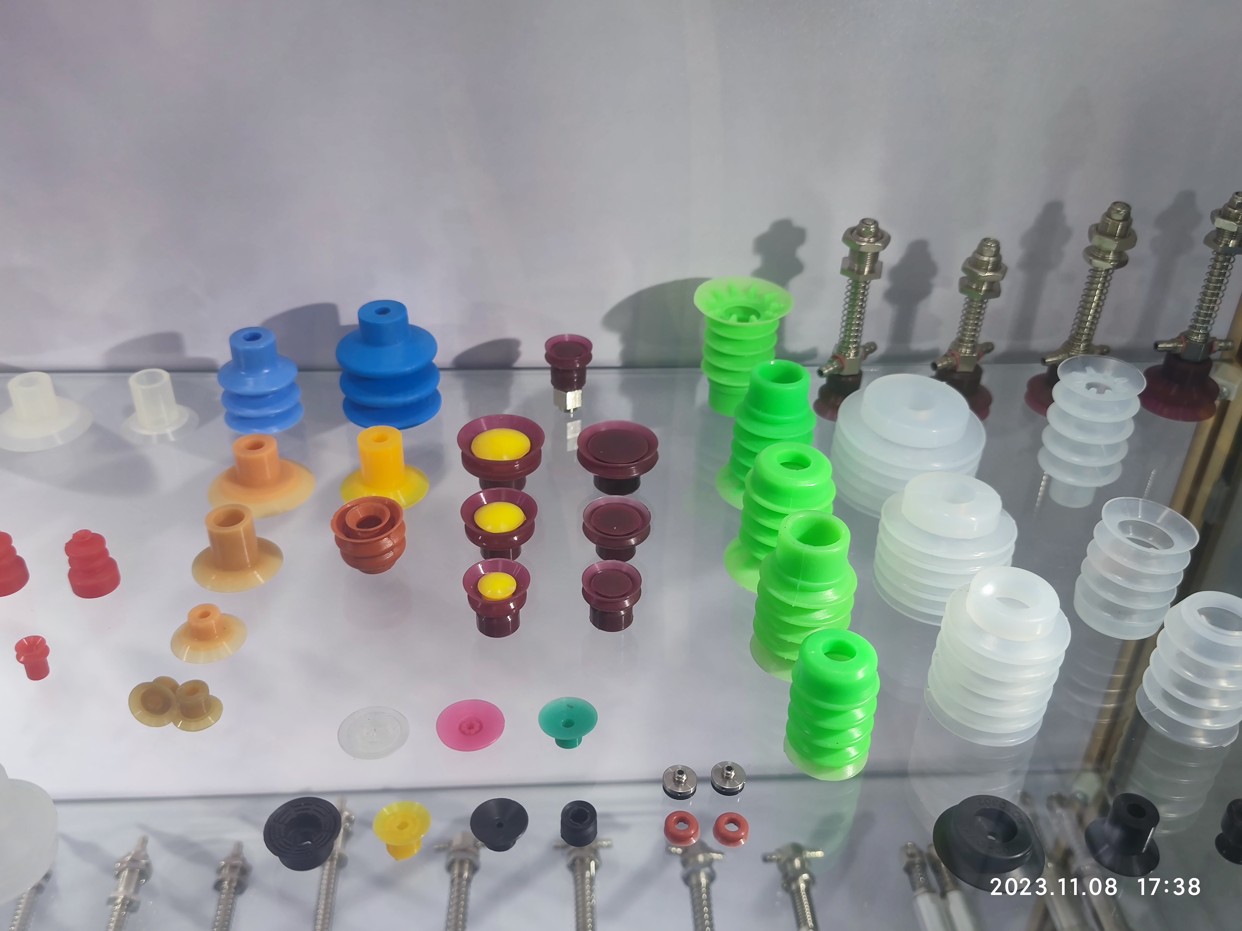 The Science Behind Vacuum Suction Cups: How Do They Really Work?