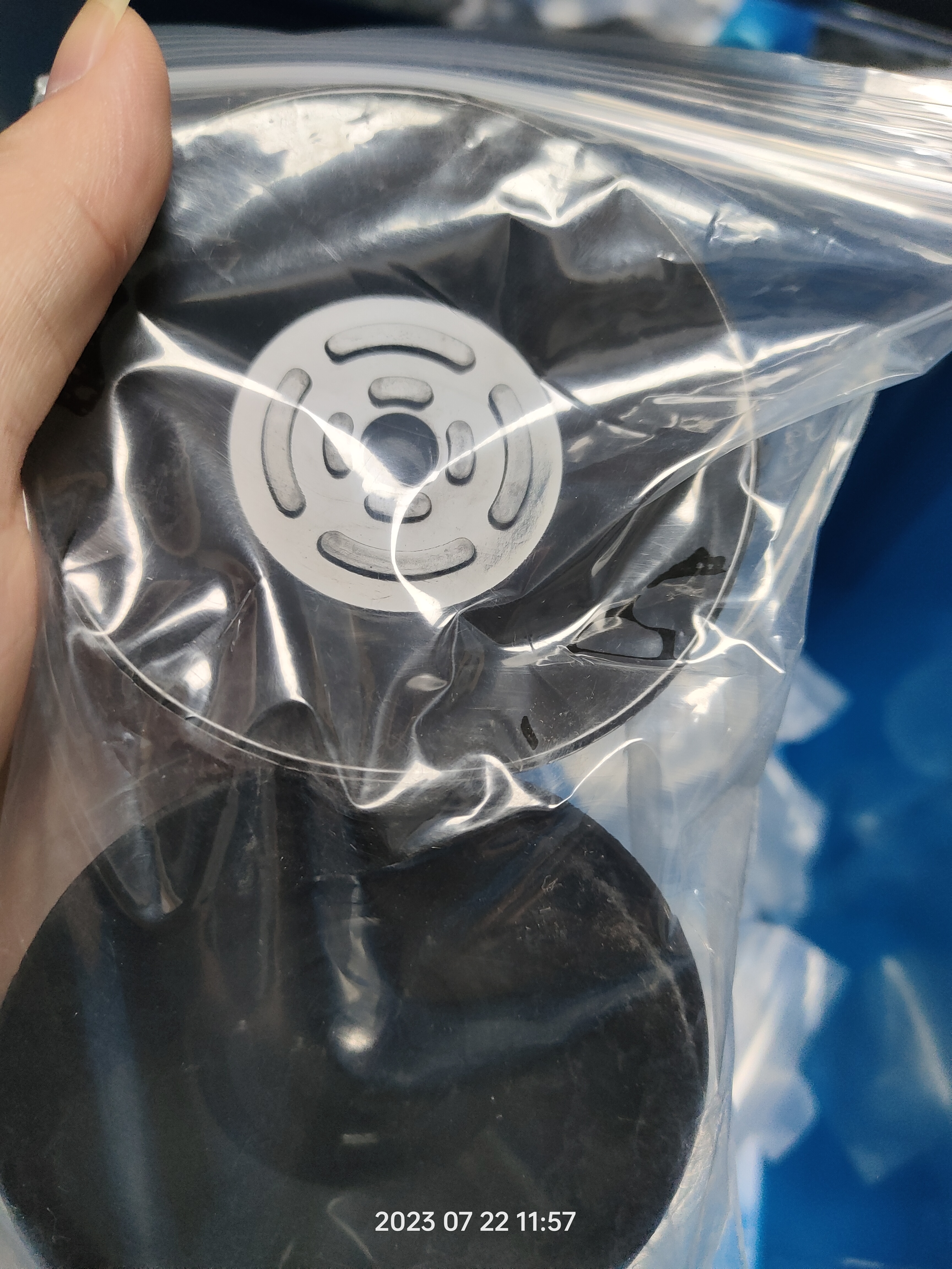 How Vacuum Suction Cups Improve Safety in Glass Transportation