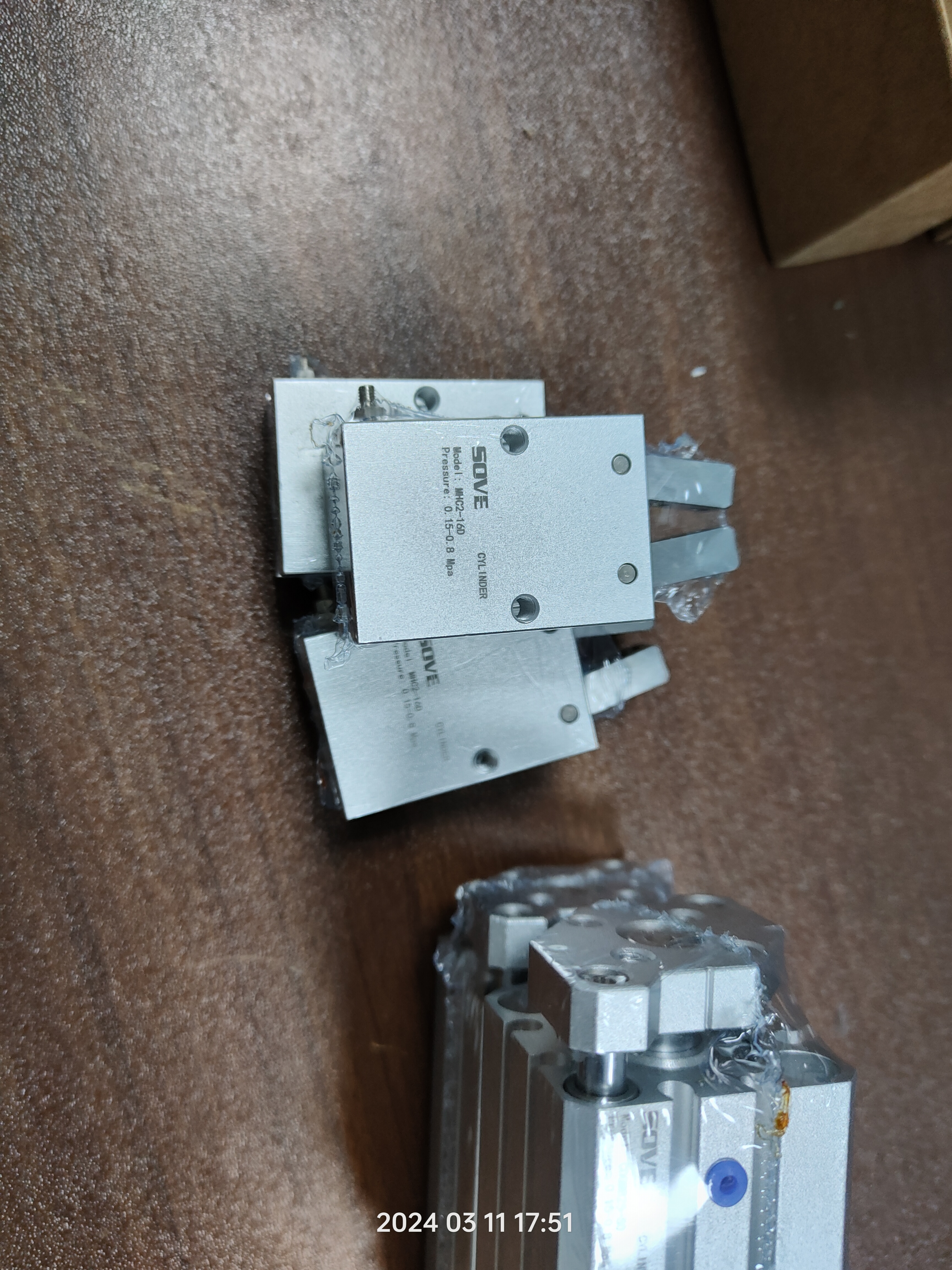 What Common Issues Do Users Face with Pneumatic Power Clamps?