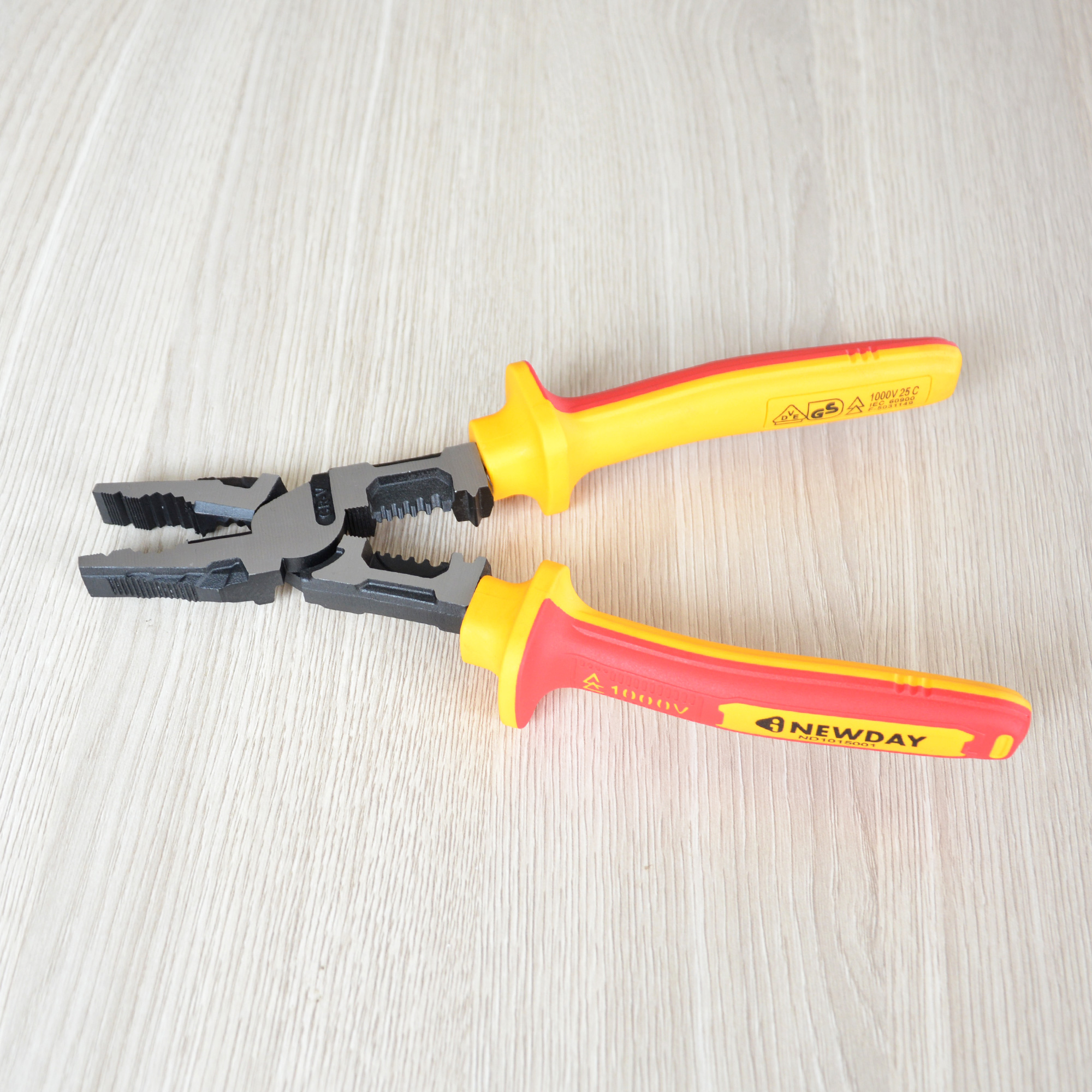 İzole edilmiş çok fonksiyonel yer örtüsü ((ND1015001)