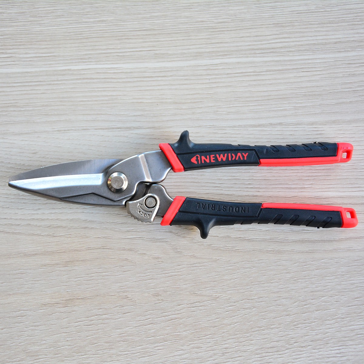 MULT-FUNCTIONAL SNIPS TX1010