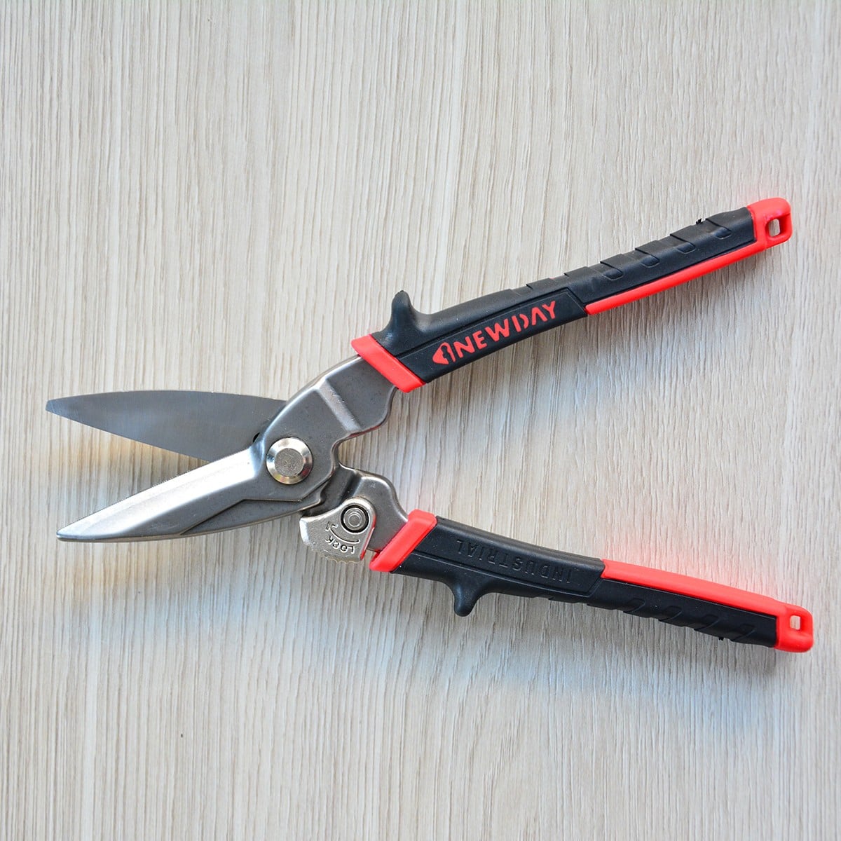 MULT-FUNCTIONAL SNIPS TX1010