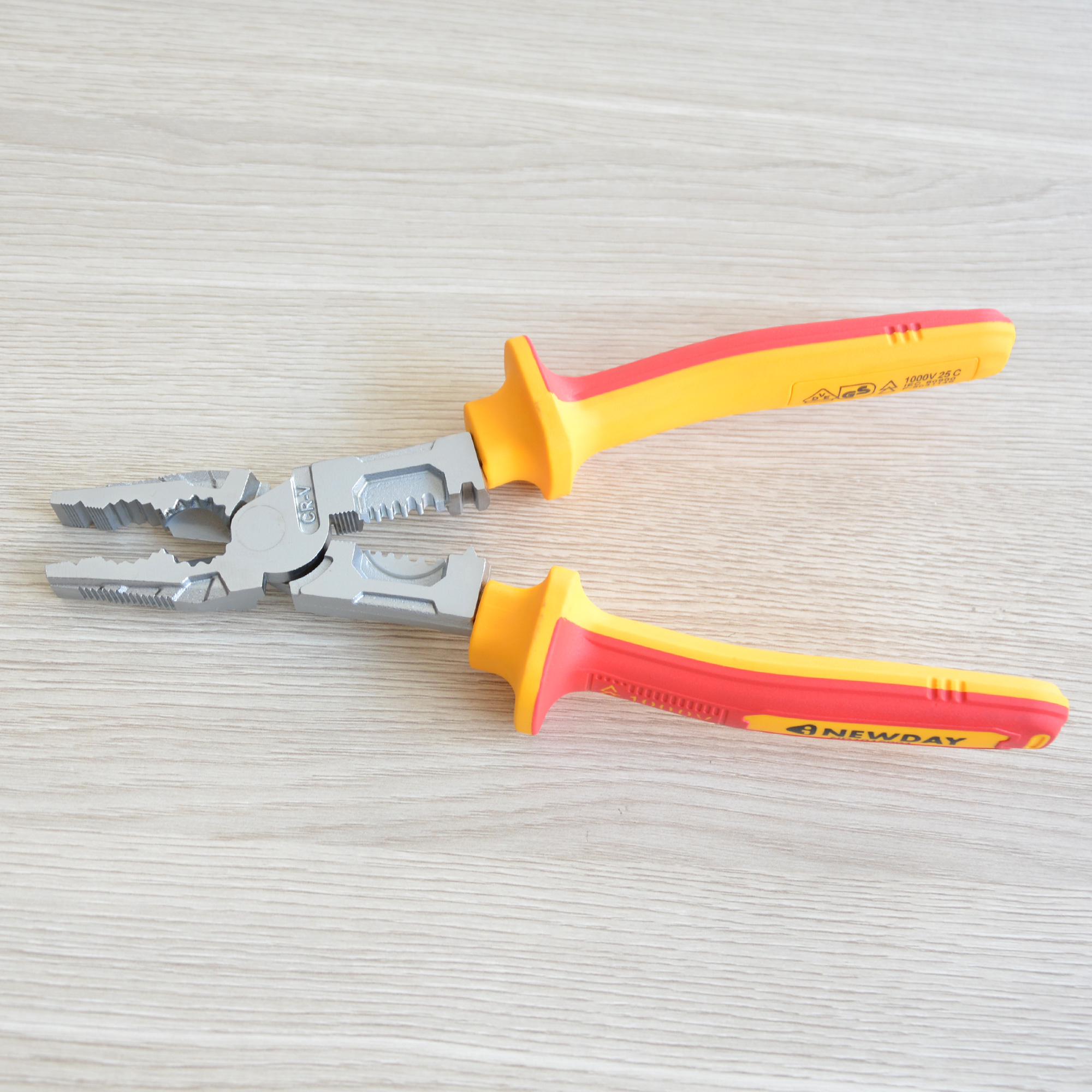 İzole edilmiş çok fonksiyonel yer örtüsü ((ND1015001)