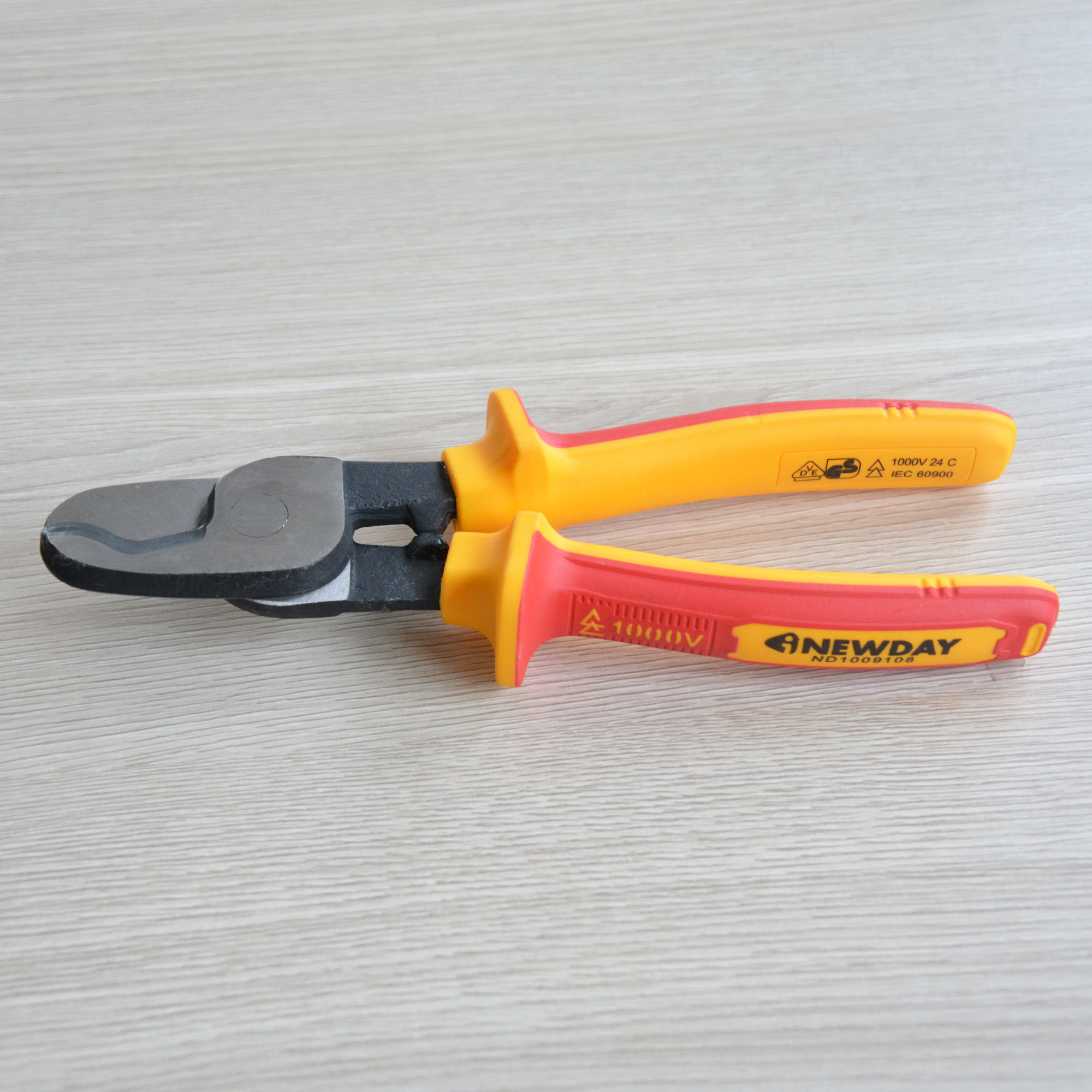 INSULATED CABLE SHEARS（ND1009108）