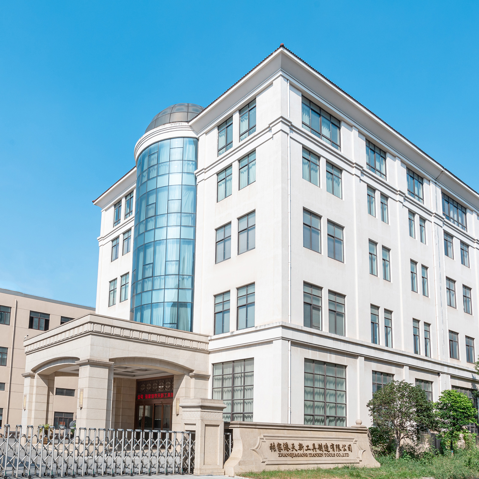 10,000+ m² Self-Owned Manufacturing Facility