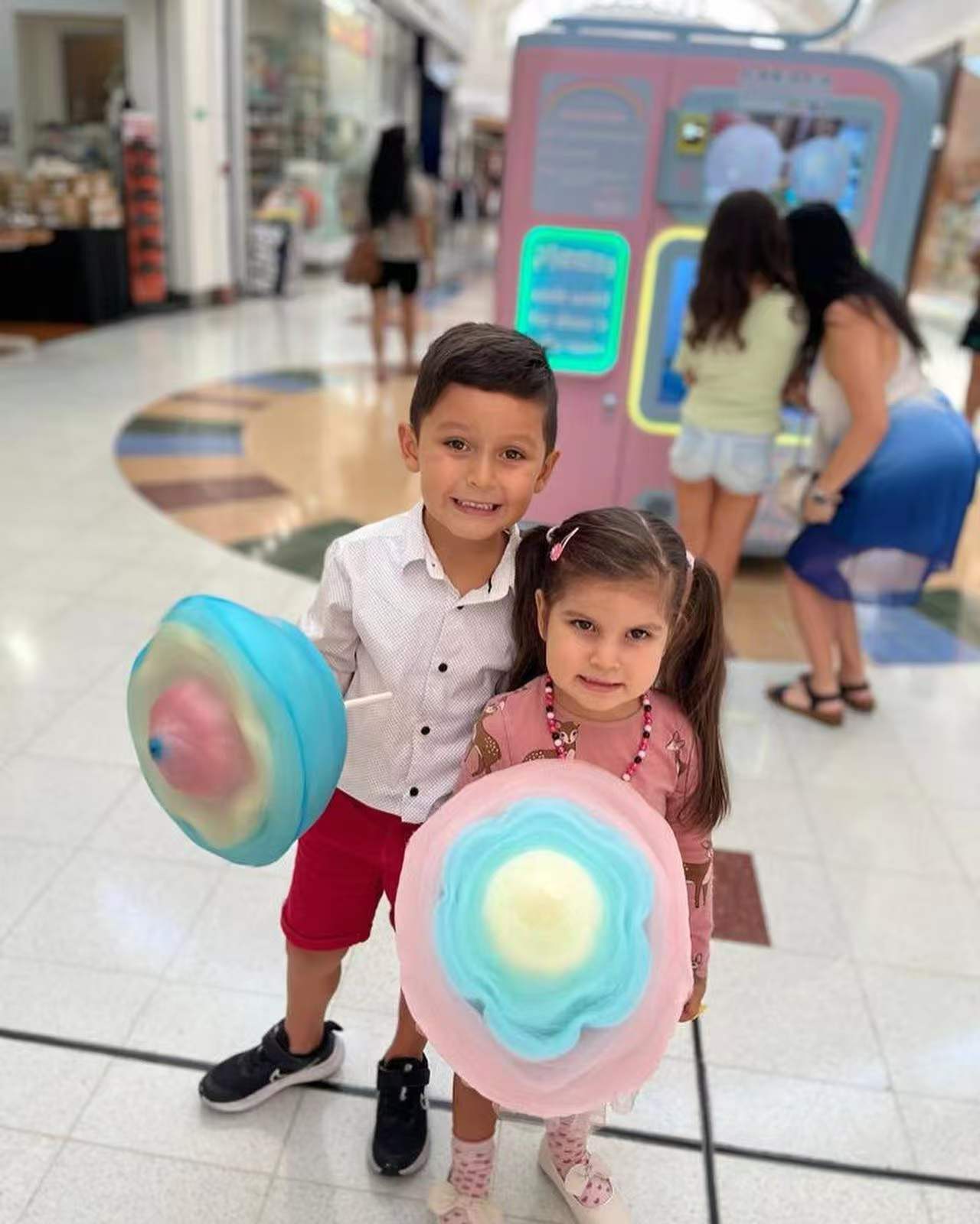 What Features to Look for in a Cotton Candy Vending Machine for Wholesale Purchase