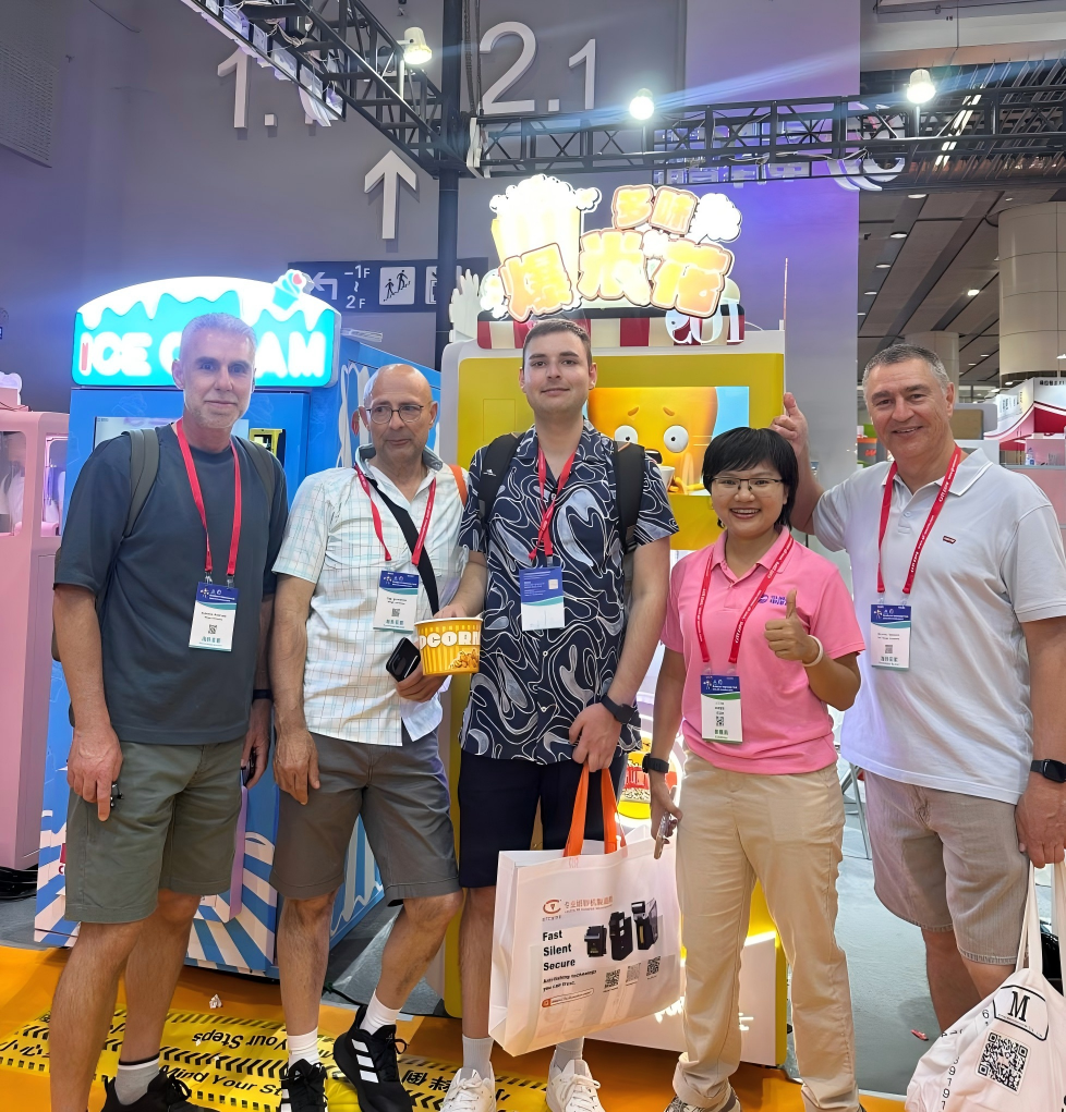 Visitors in front of SUNZEE’s booth.png