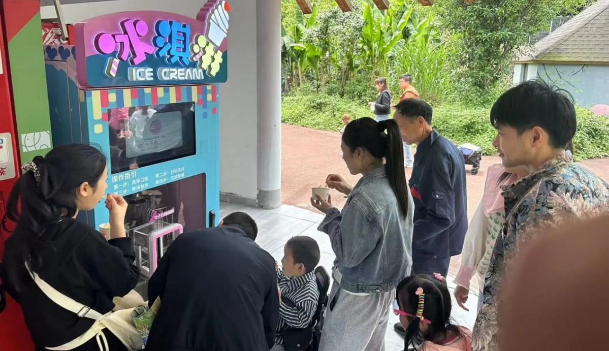 ¿Cómo funciona una máquina expendedora de helado?